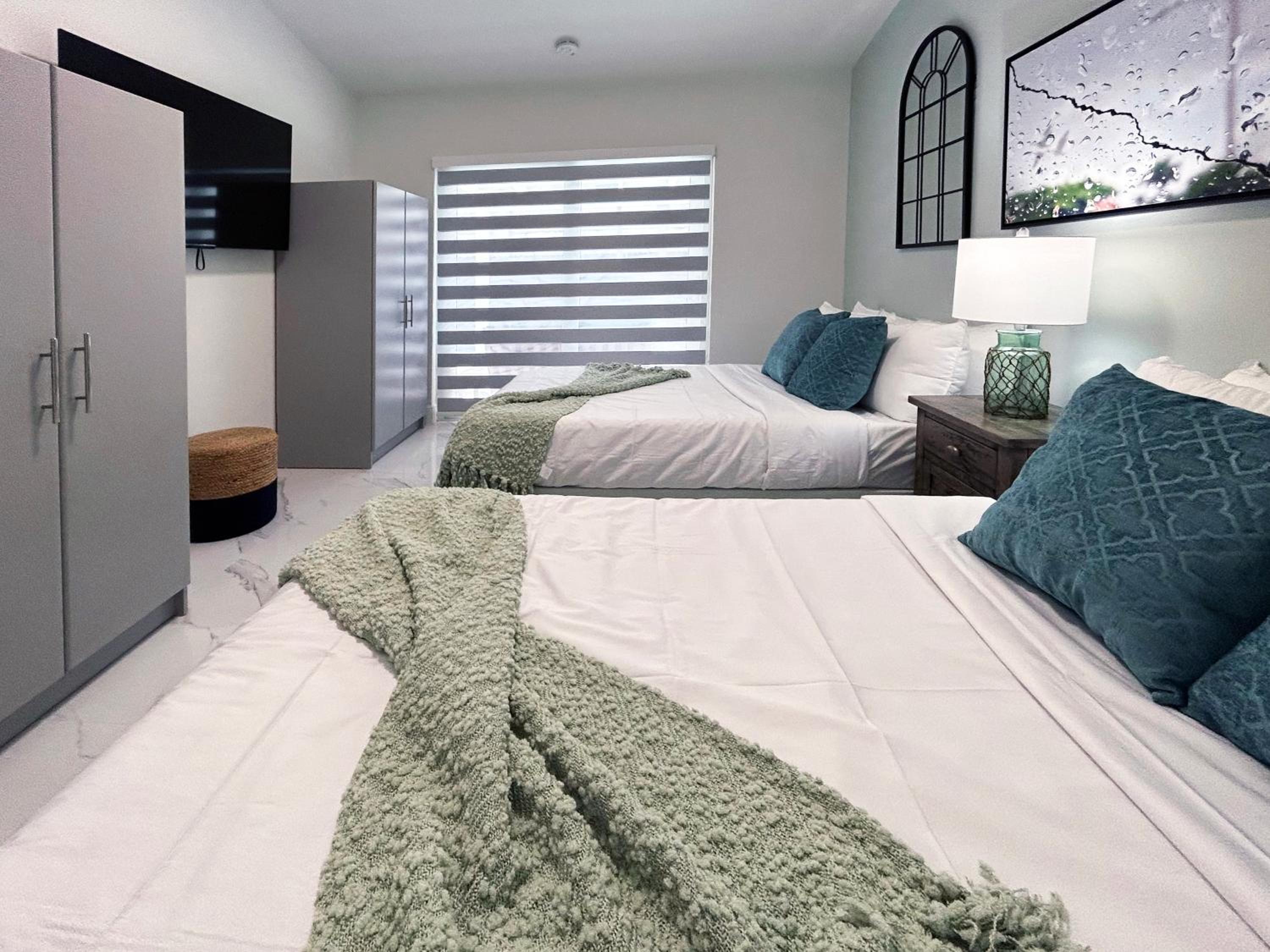 Four-Bedroom House photo 2