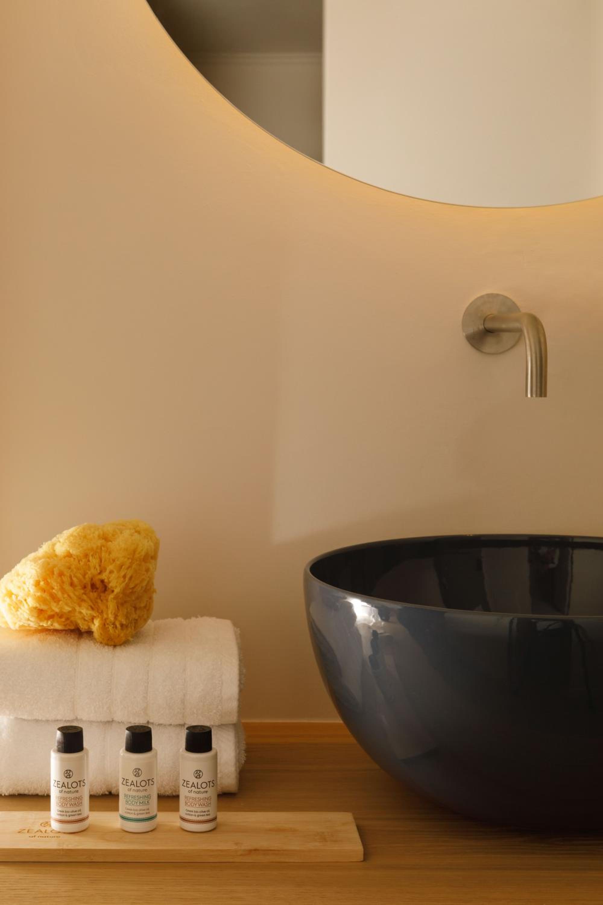 Executive Double Room - Photo 8