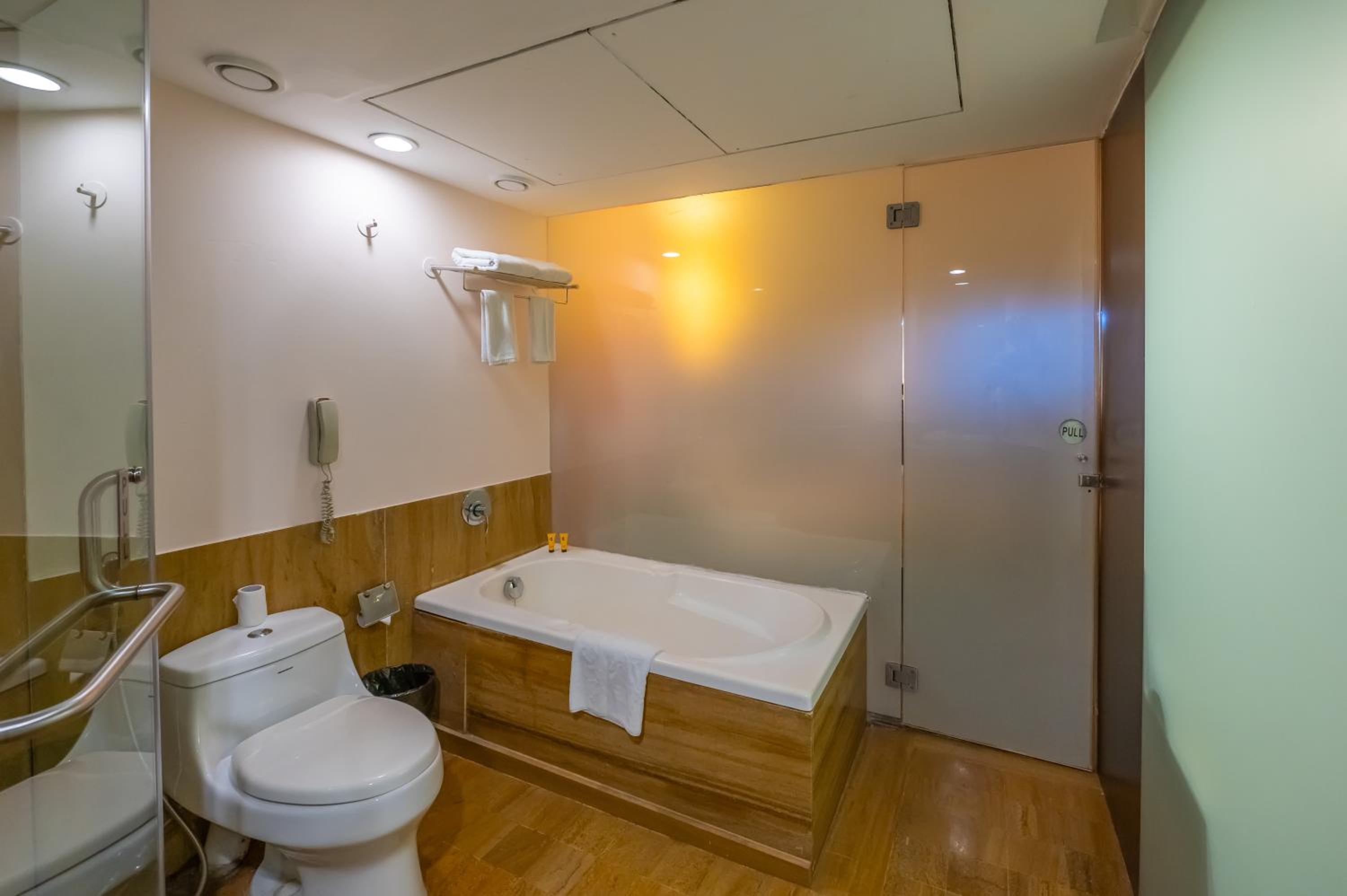 Suite with Sea View - Photo 5