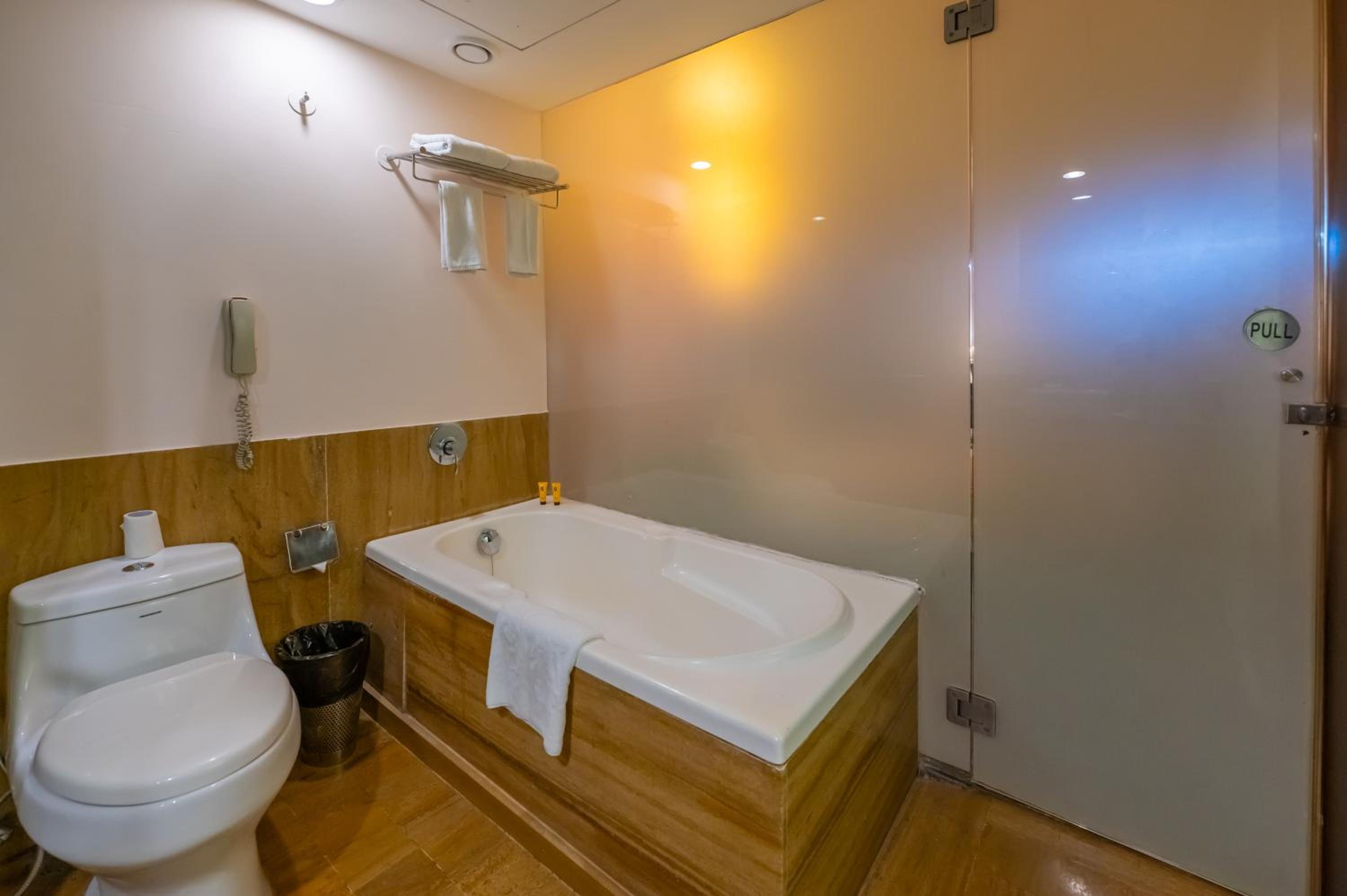 Suite with Sea View - Photo 10