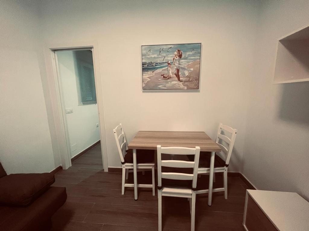 One-Bedroom Apartment photo 3