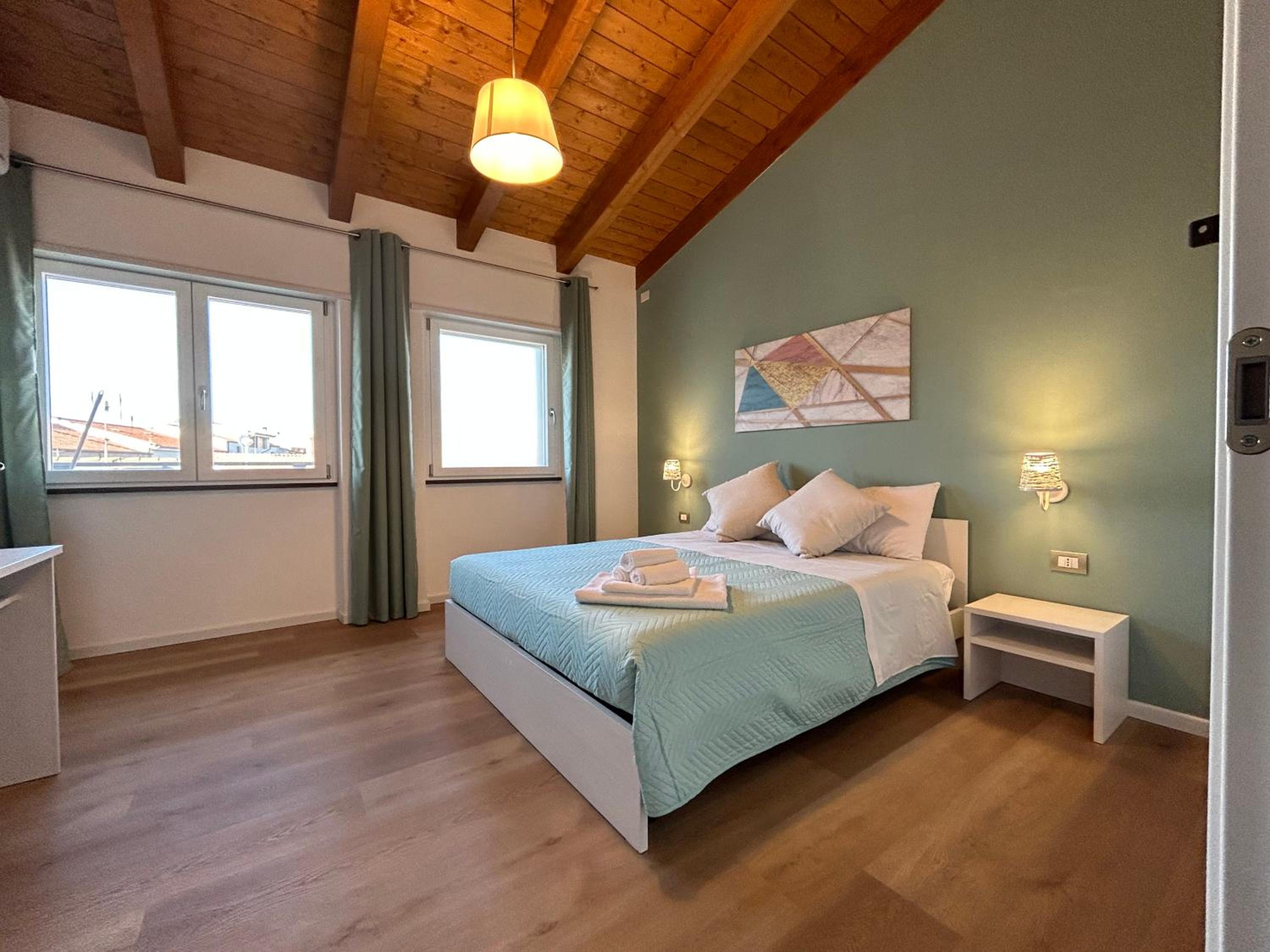 Large Double or Twin Room photo 3