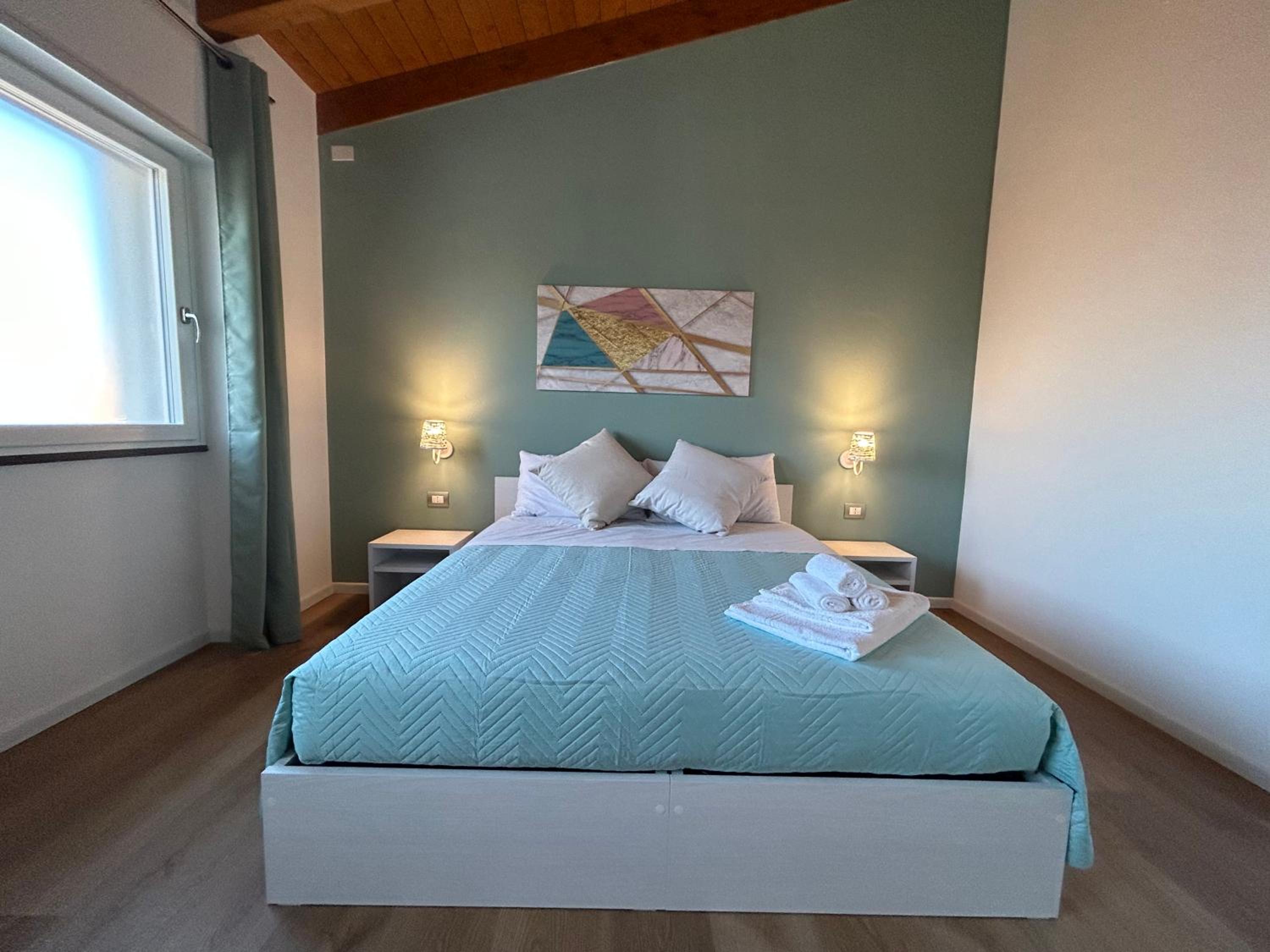 Large Double or Twin Room photo 2