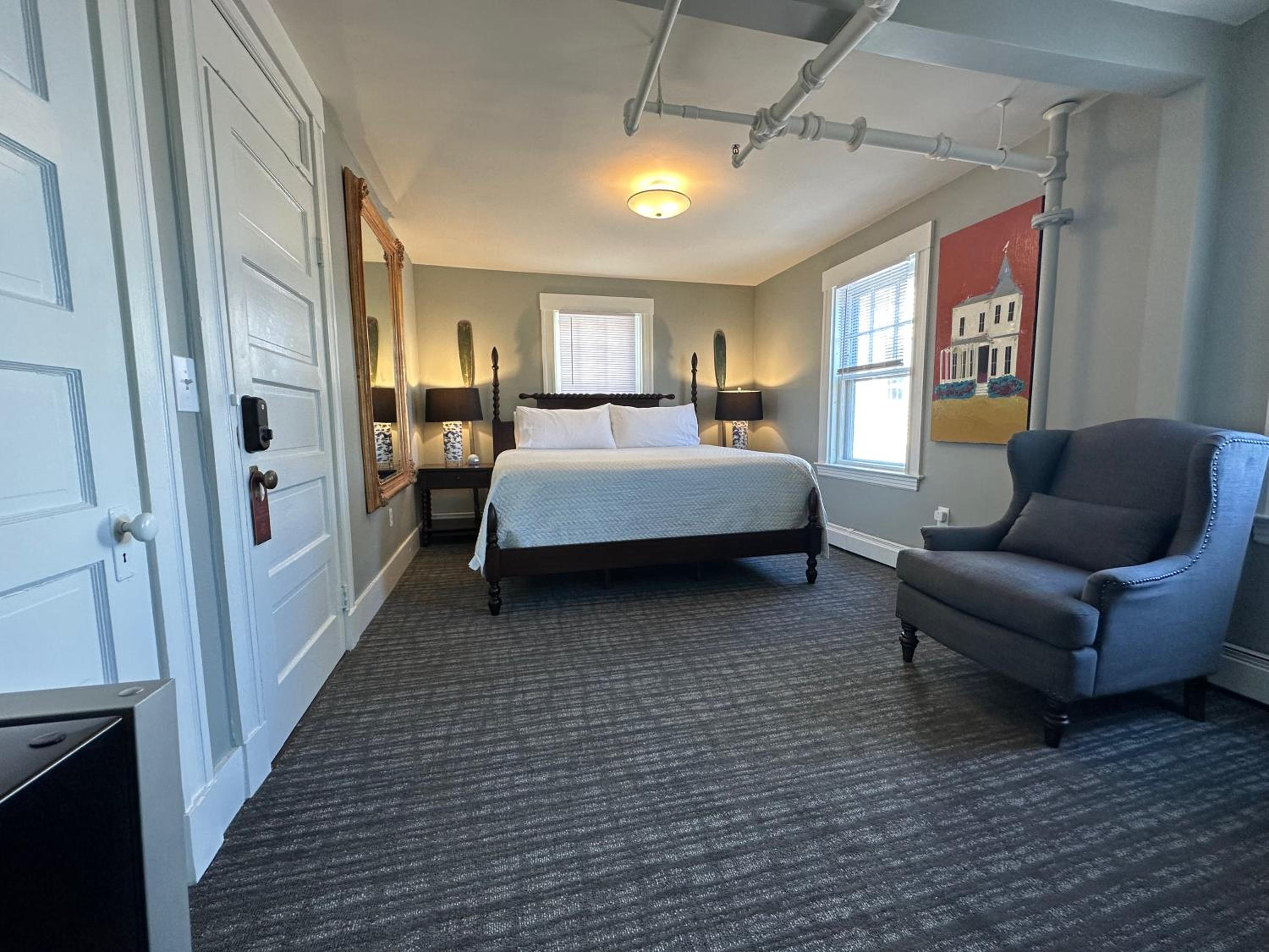 Deluxe King Room photo 3