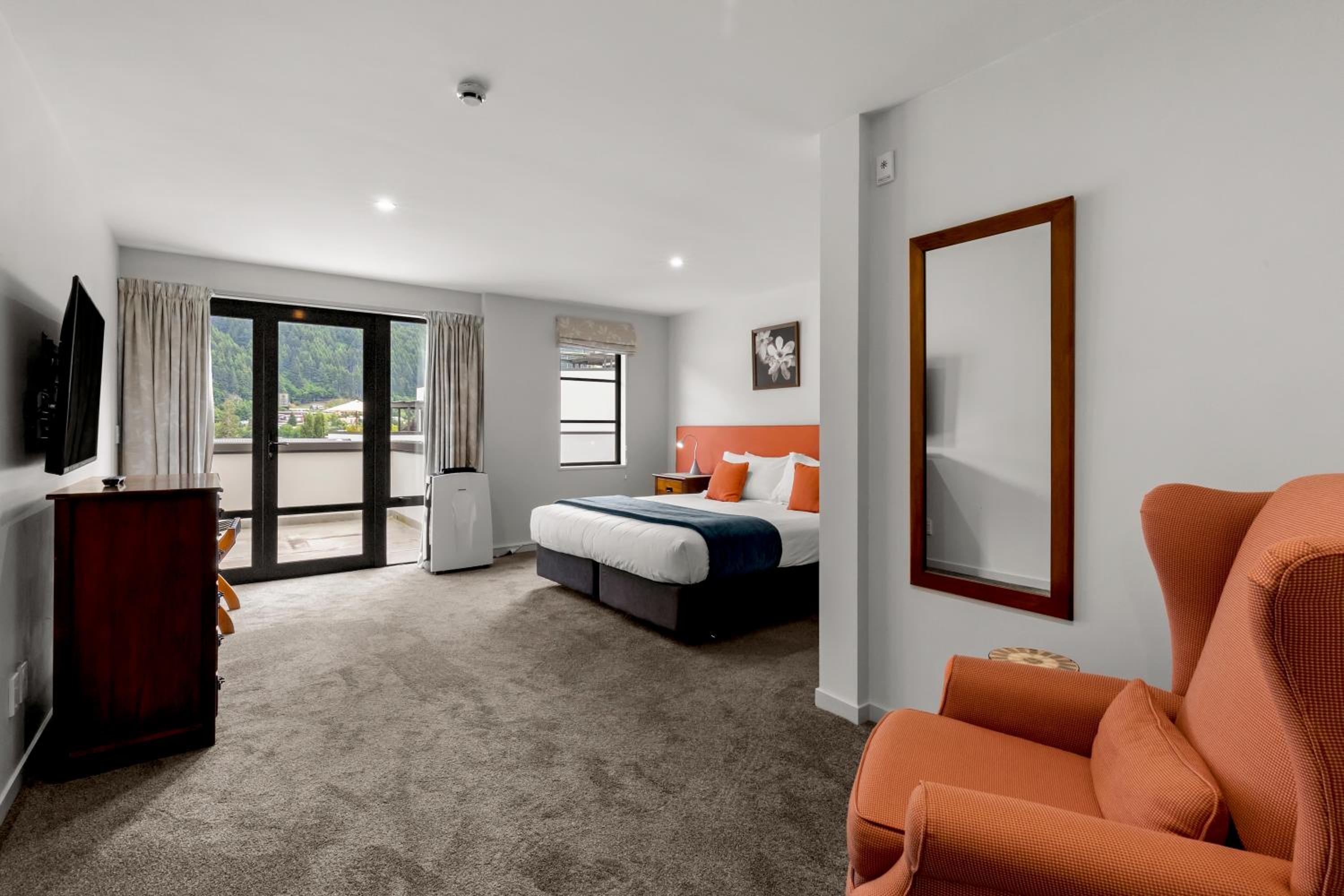 Two-Bedroom Apartment - Penthouse photo 3