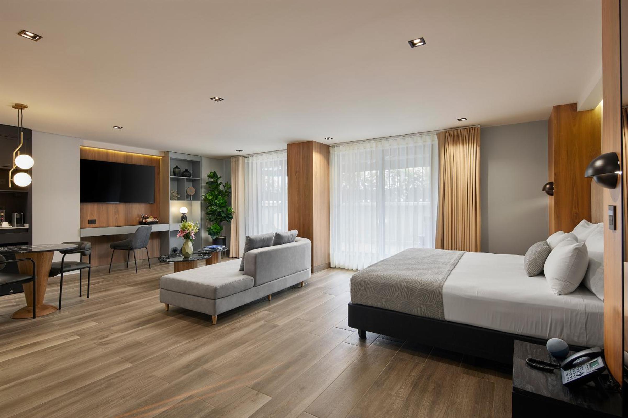 Studio with Spa Bath