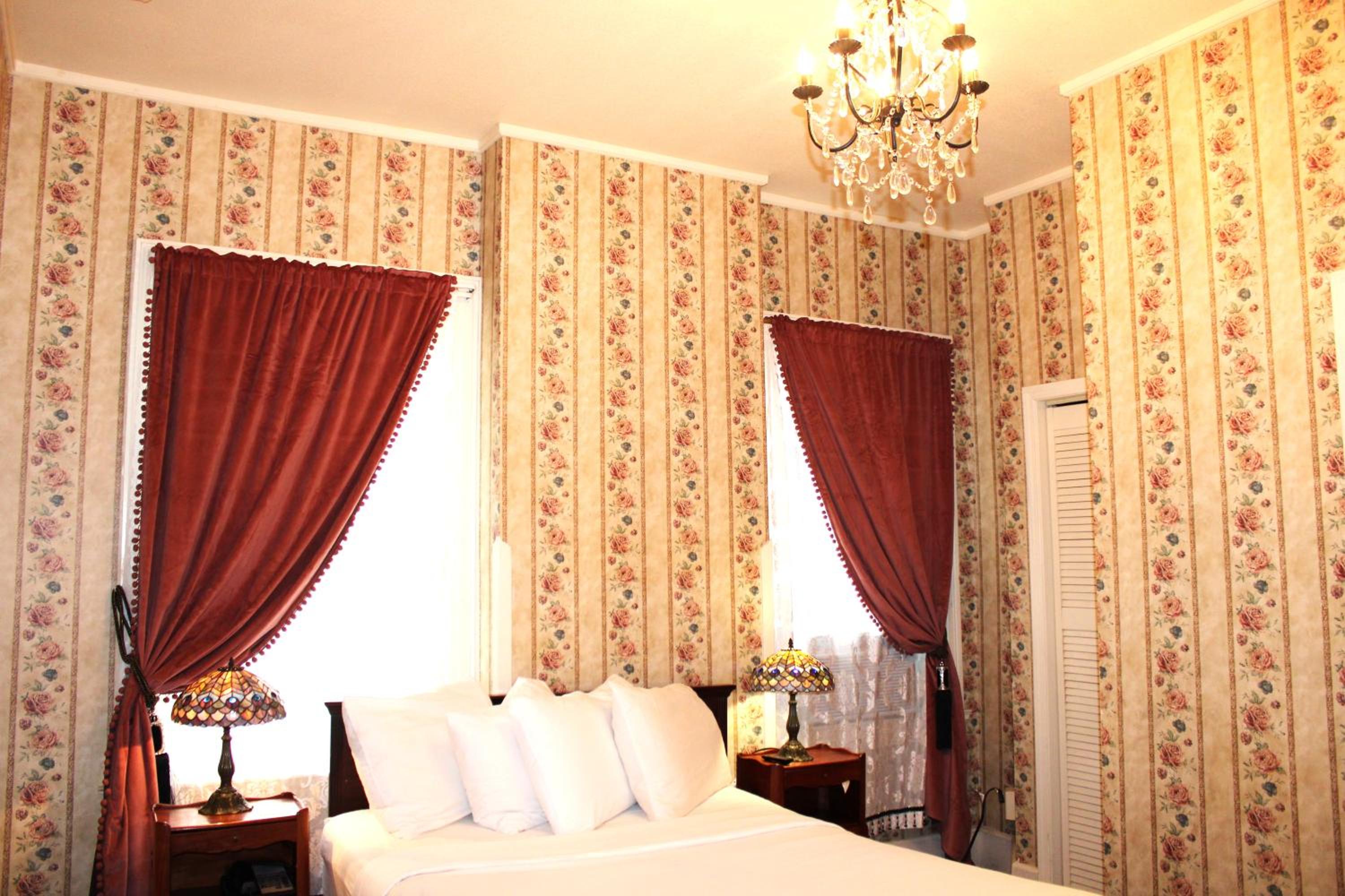 Full Size Bed photo 2