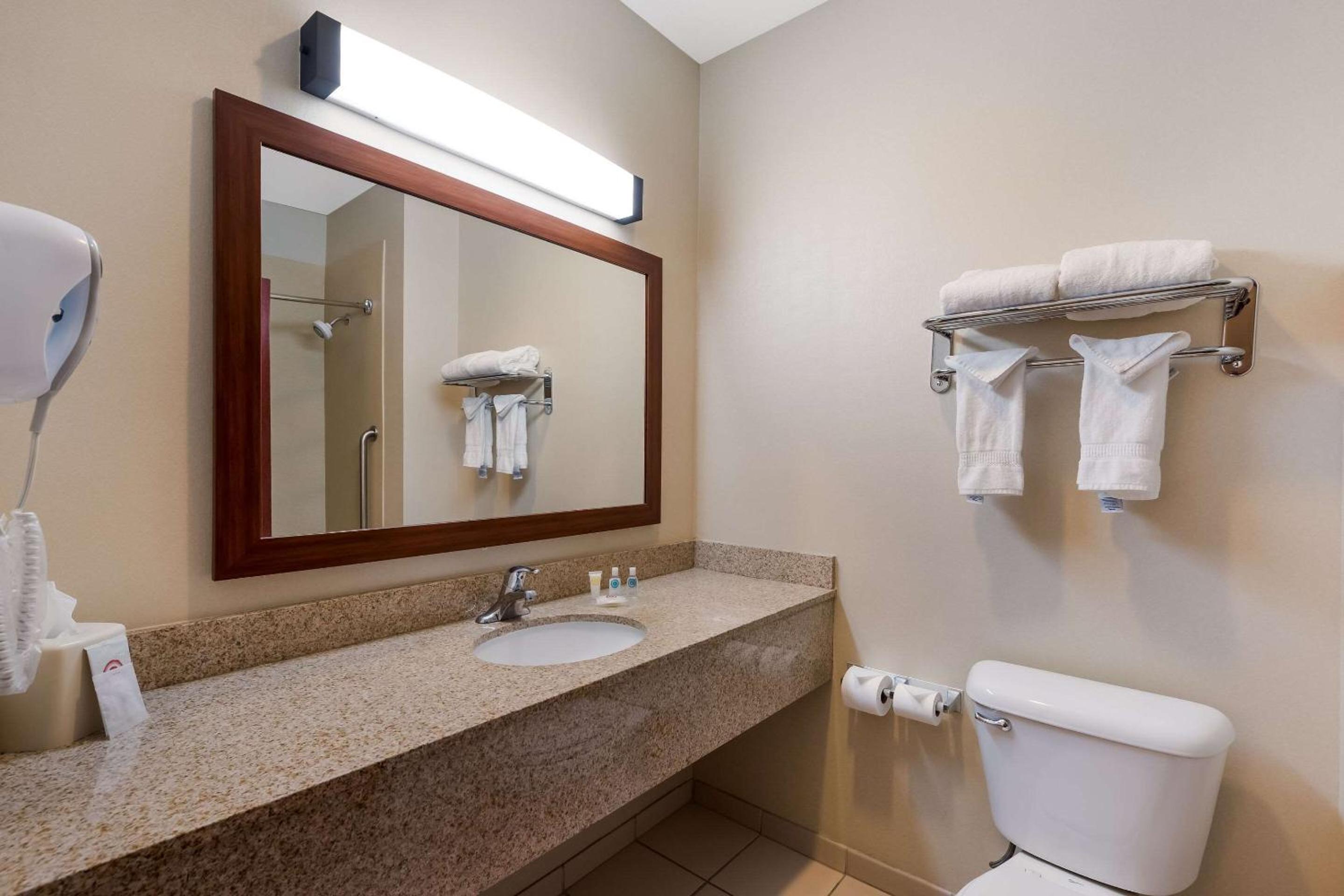 Standard King Room - Photo 3