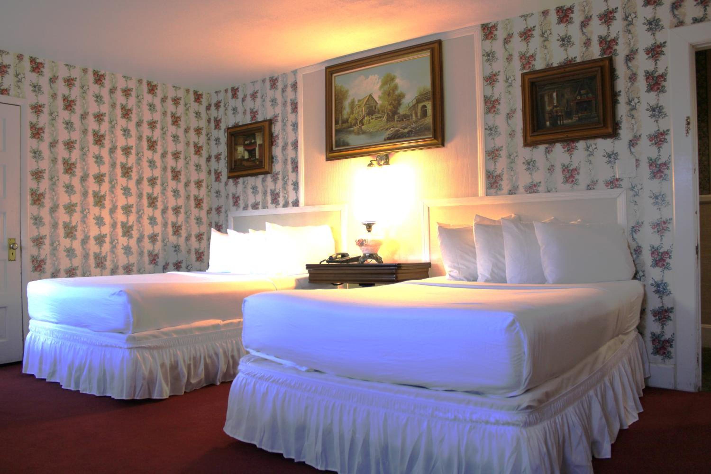 Double Room with Two Double Beds photo 3
