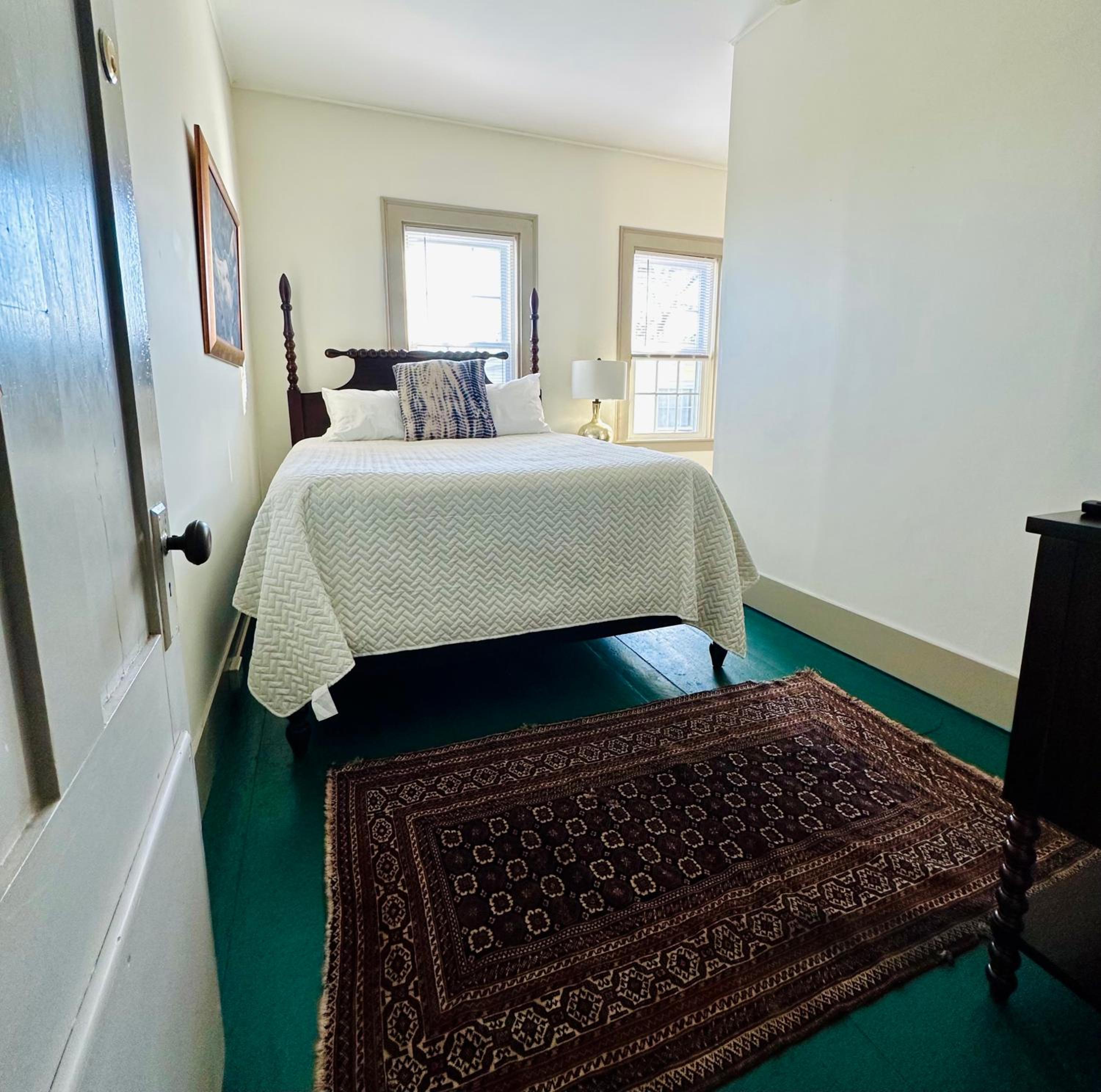 Standard Queen Room photo 1