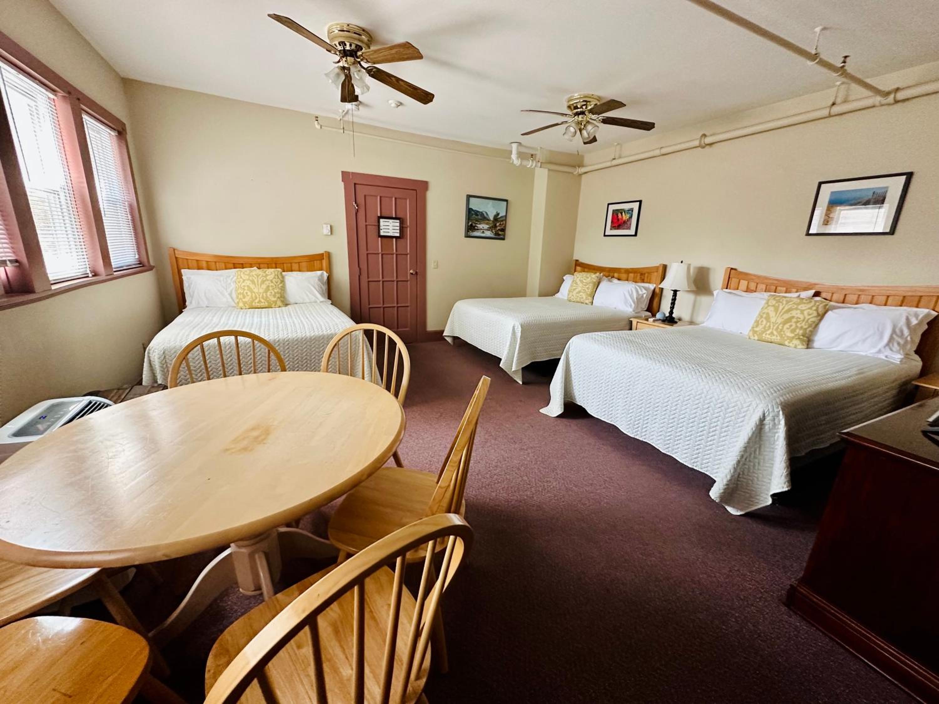 Standard Quadruple Room photo 3