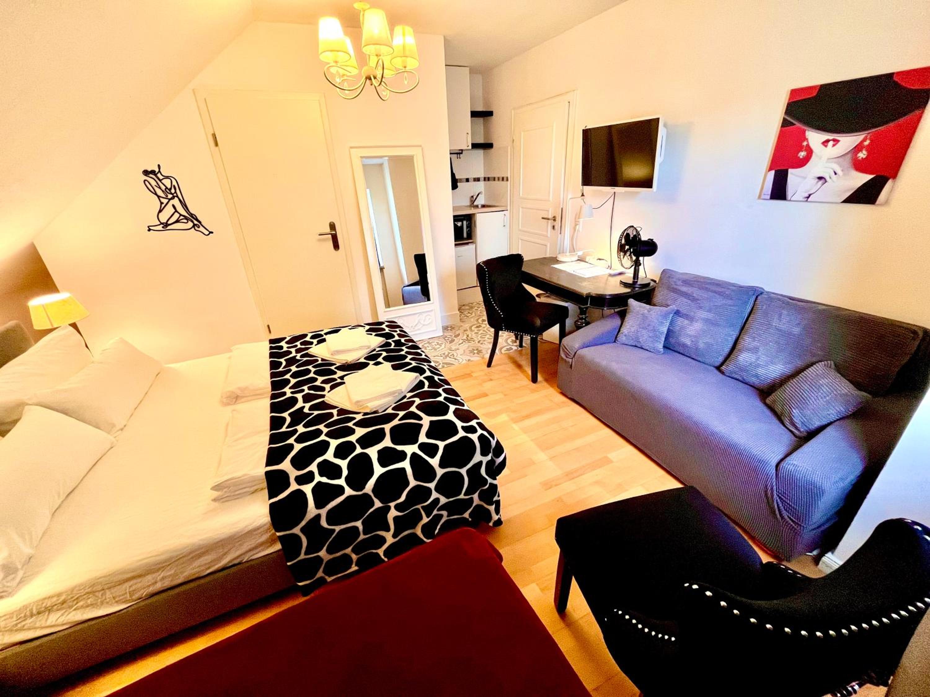 Comfort Double Room with Private Bathroom photo 3