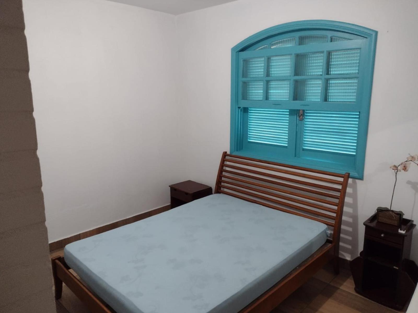 Five-Bedroom House photo 1