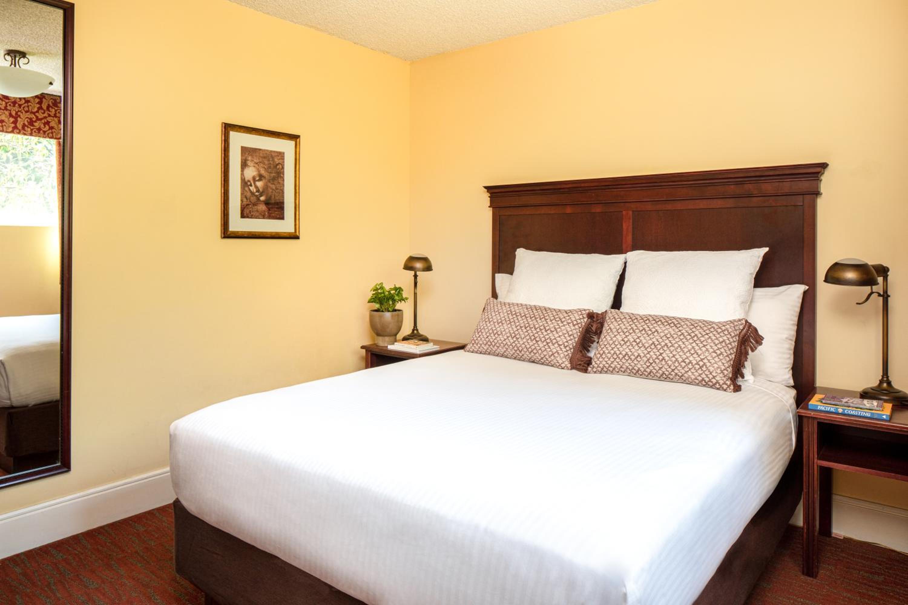 One Bedroom Suite  - Photo 3