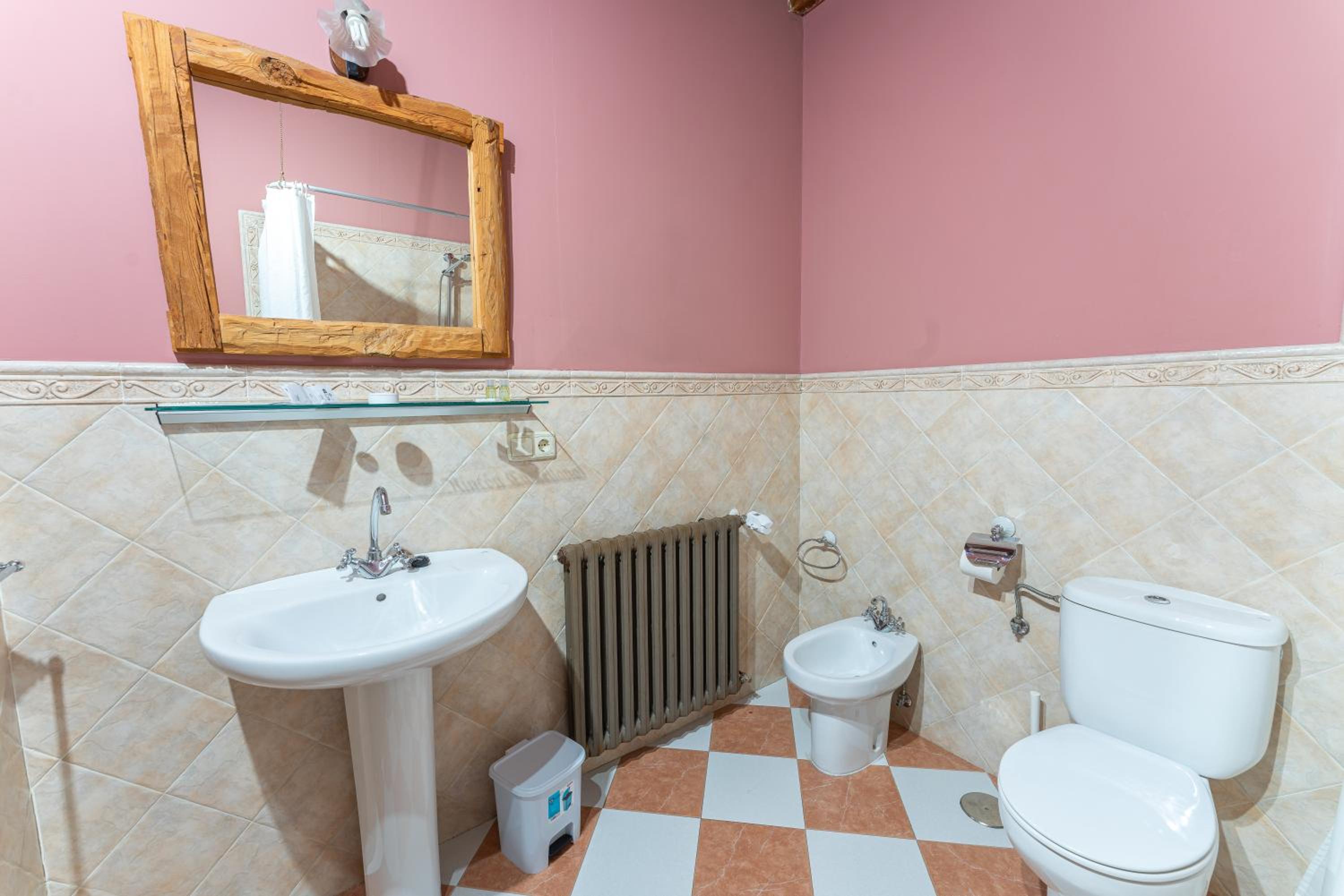 Deluxe Suite with Spa Bath photo 2