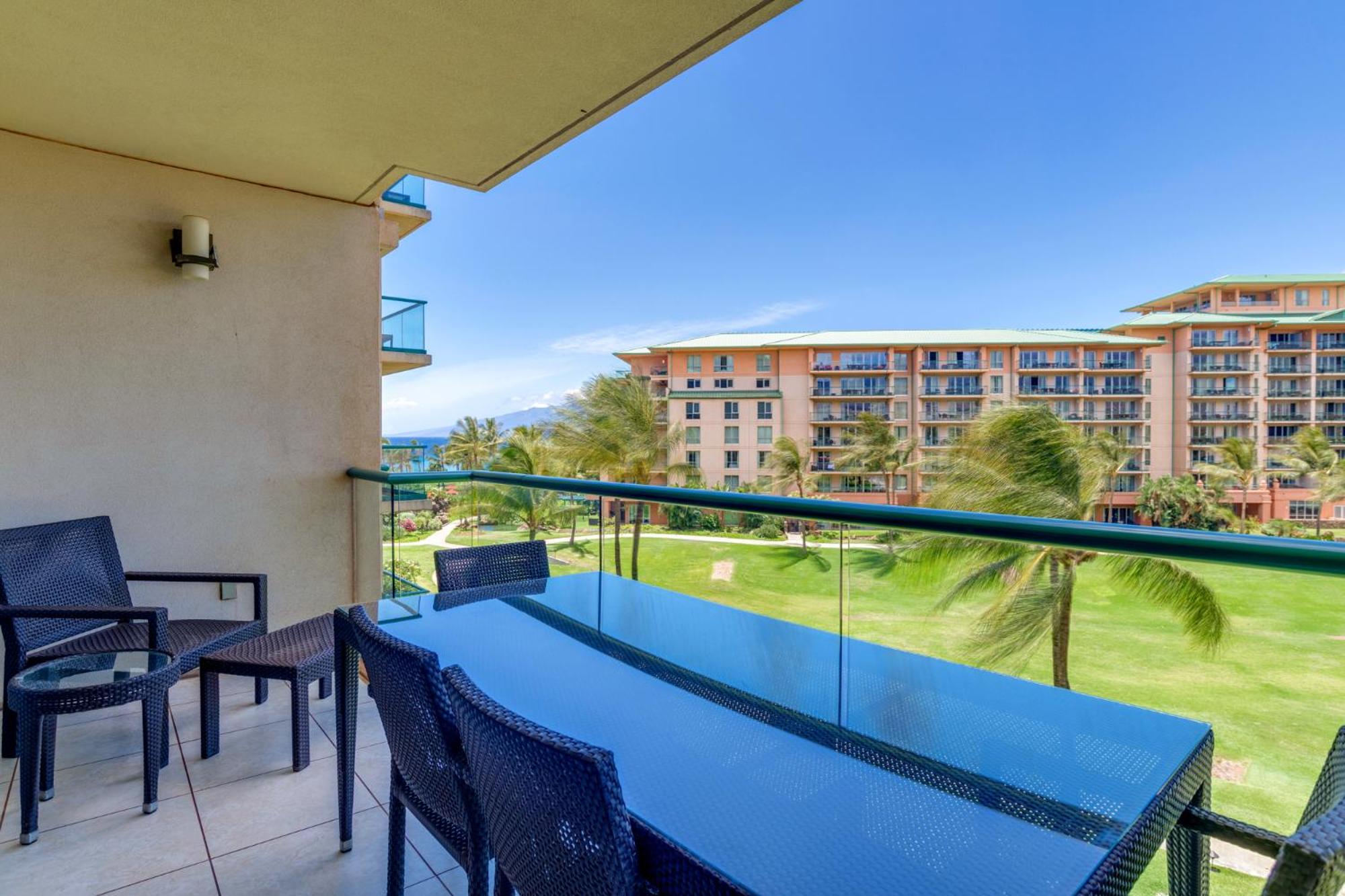 1 Bedroom Partial Ocean View photo 3