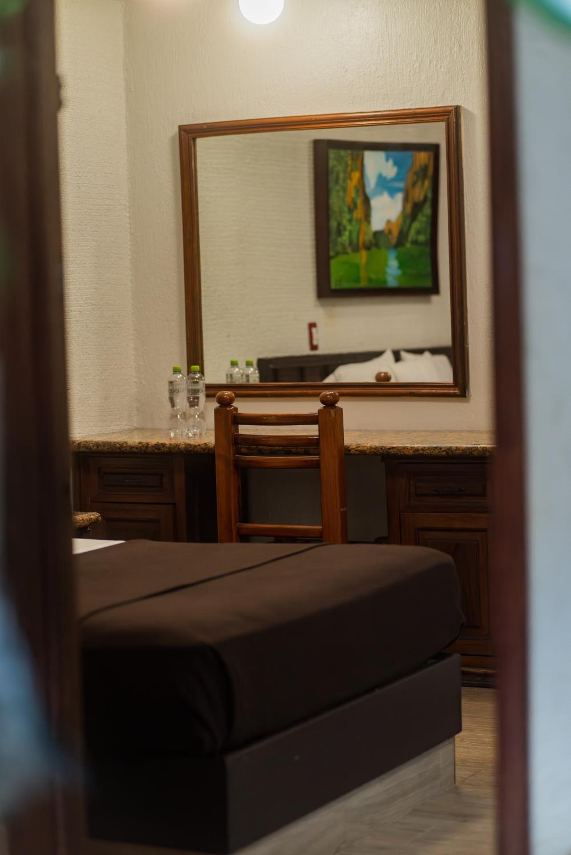 Double Room - Photo 6