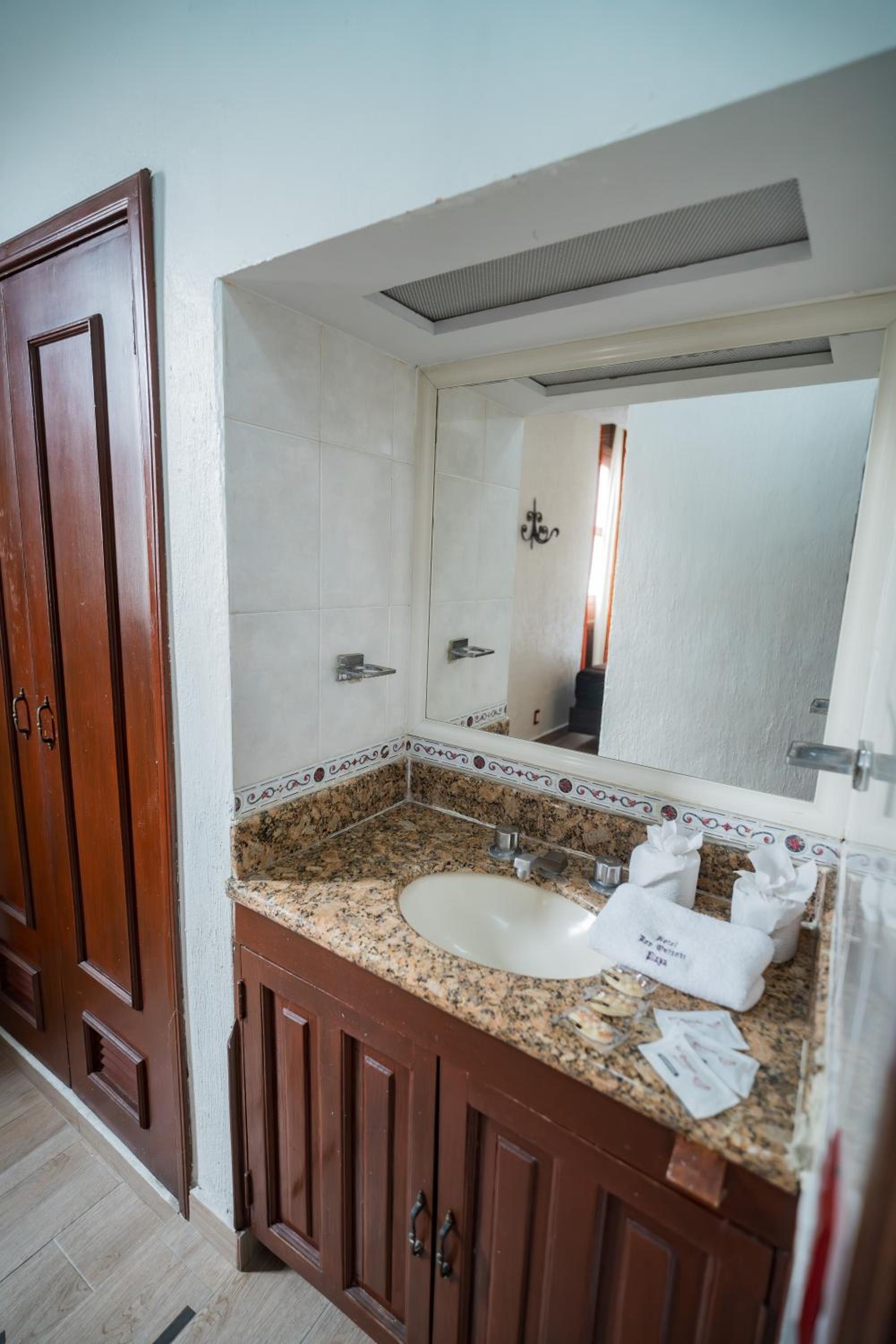 Double Room - Photo 8