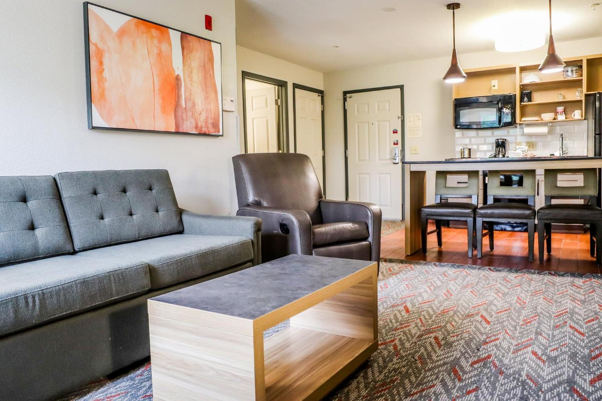 One-Bedroom King Suite - Photo 7