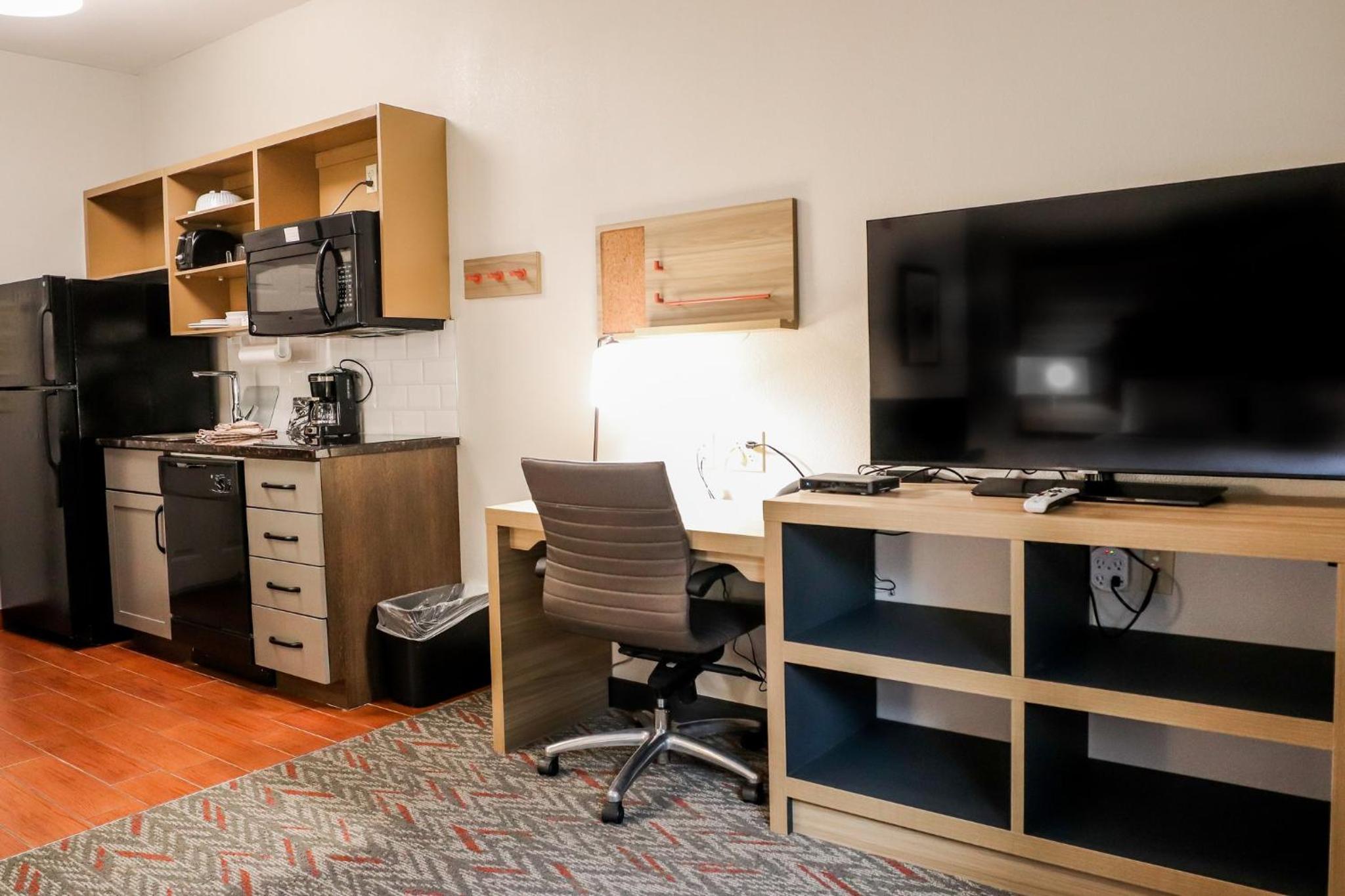 Studio Queen Suite - Photo 2