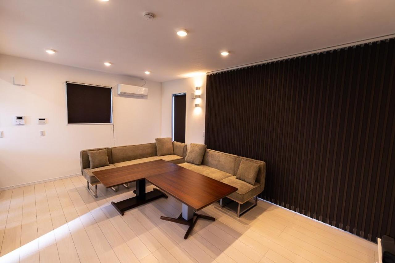 Four-Bedroom House photo 3