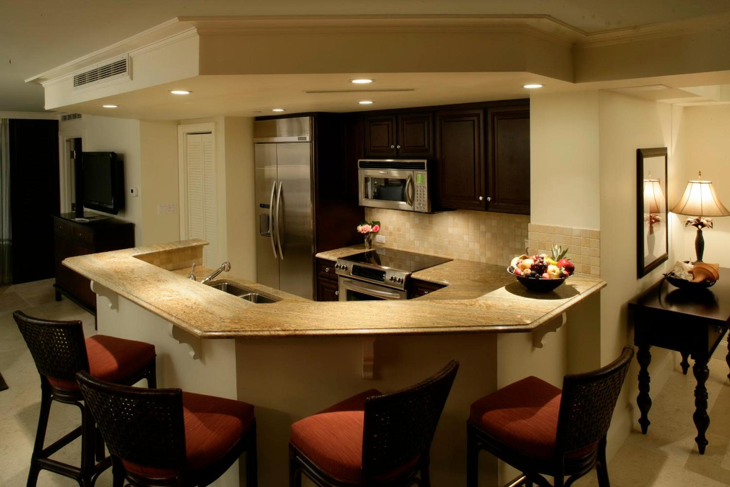 Grand One-Bedroom King Suite - Oceanfront - Photo 8