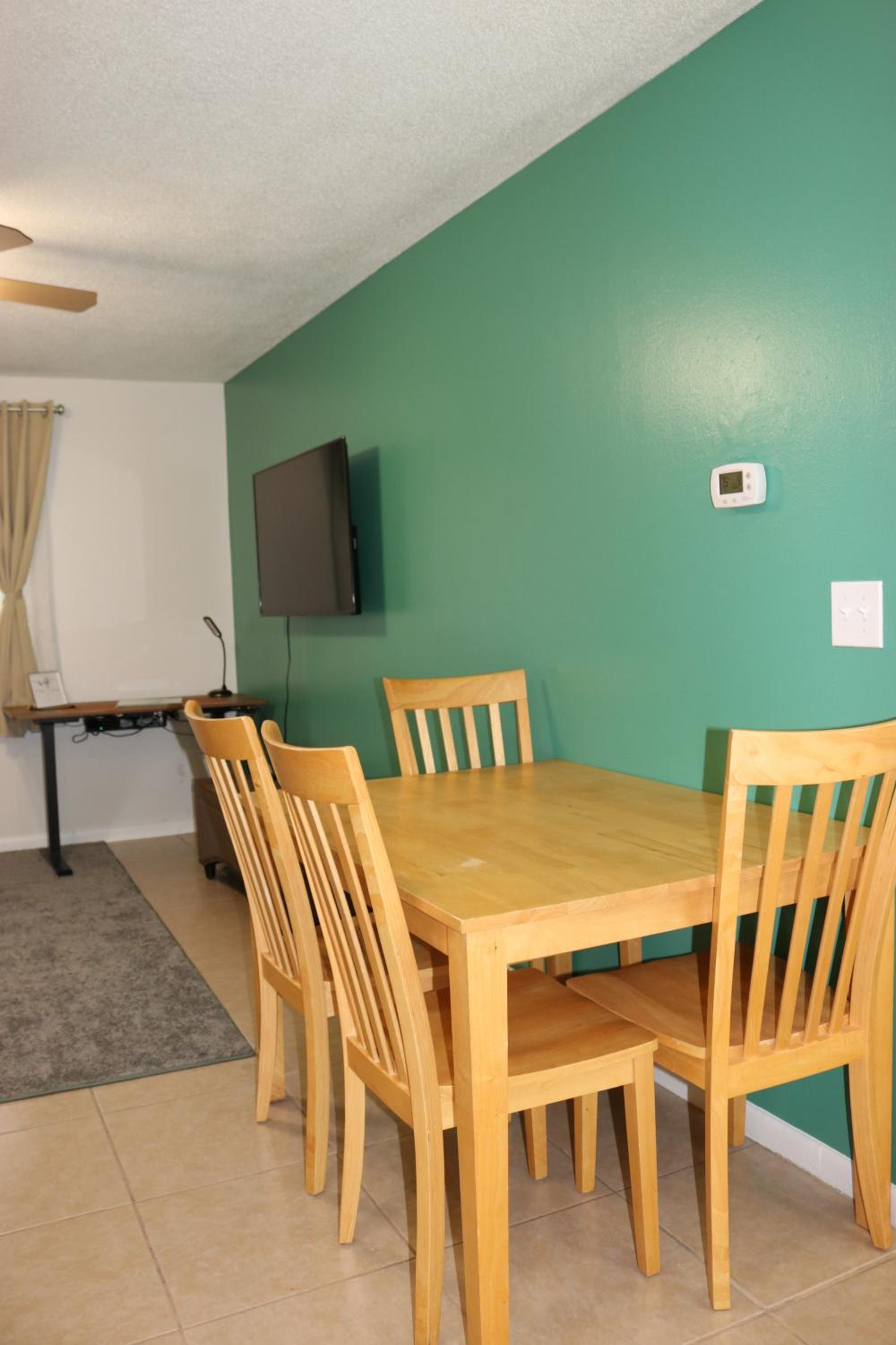 One-Bedroom Apartment photo 2