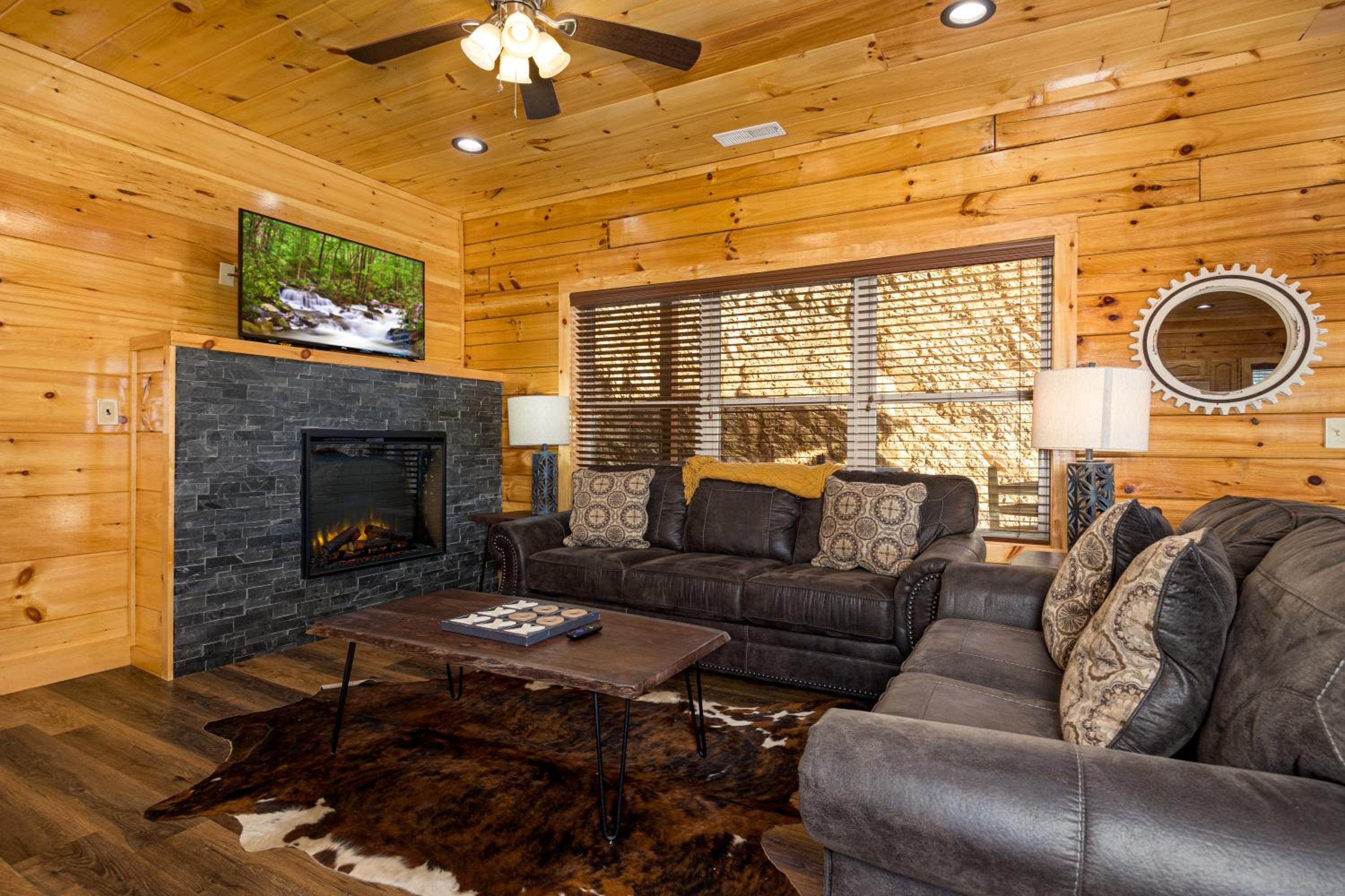 Five-Bedroom House photo 1