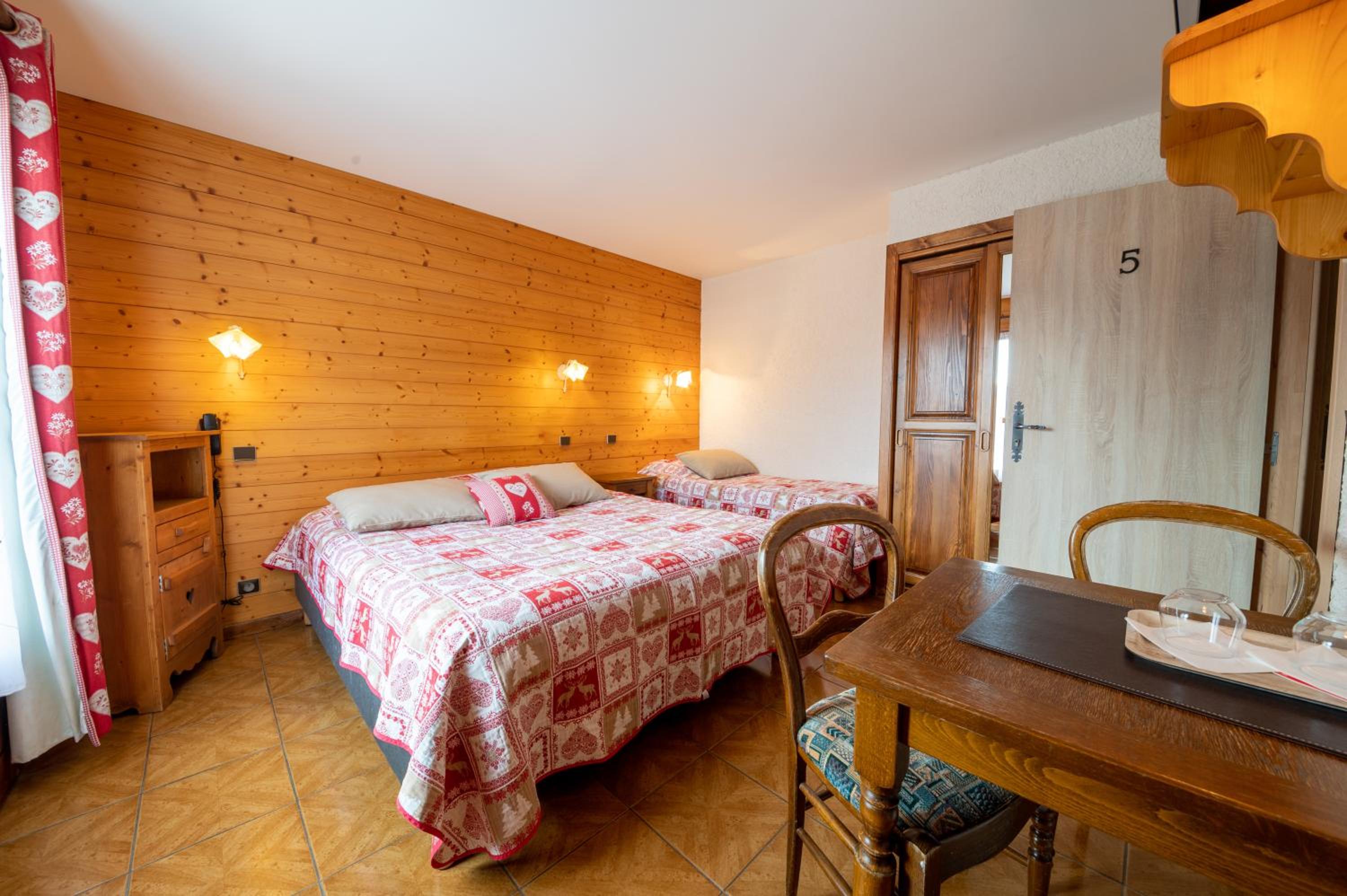 Double Room with Mountain View photo 2