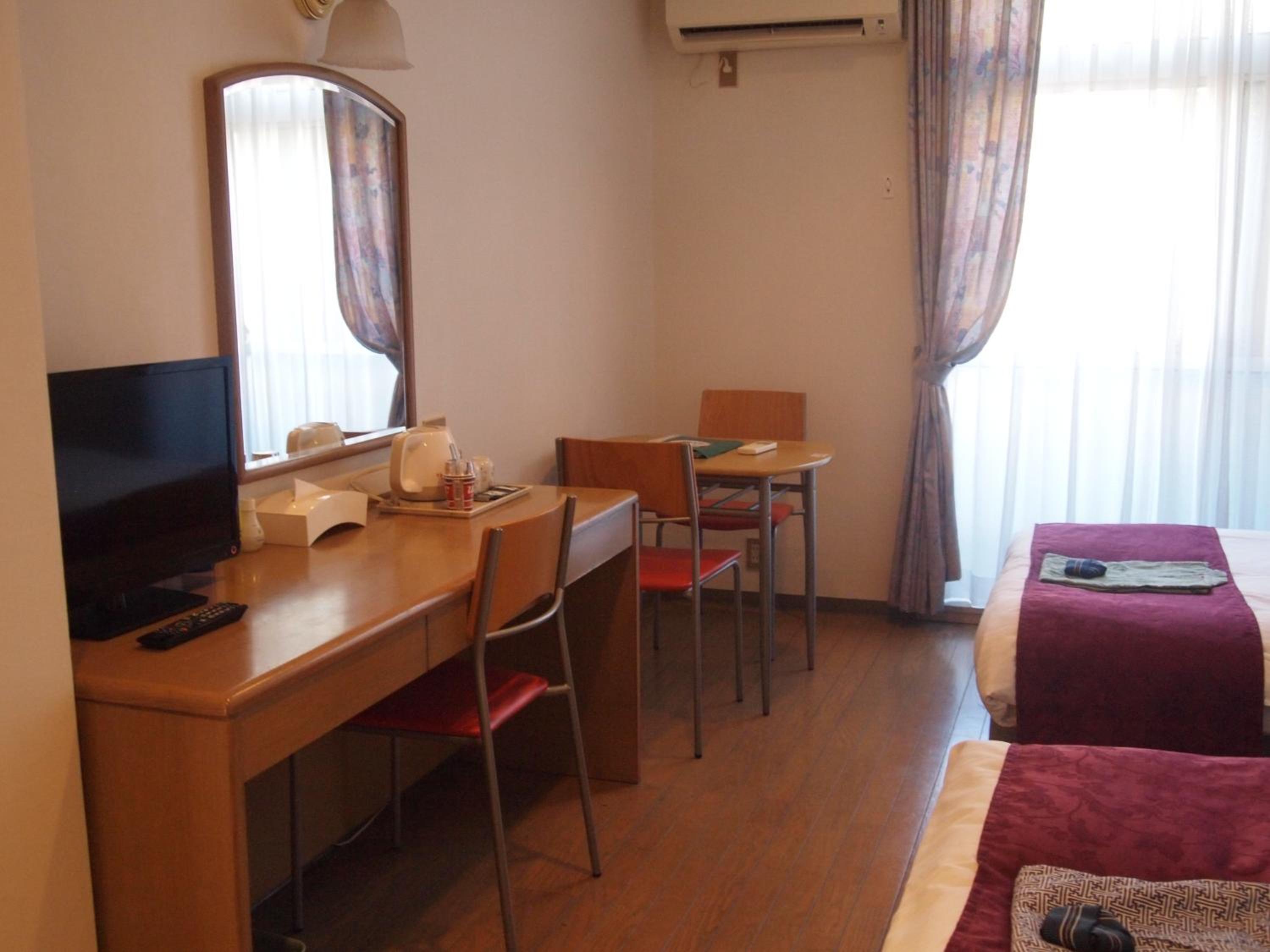 Twin Room - Non Smoking - Photo 7