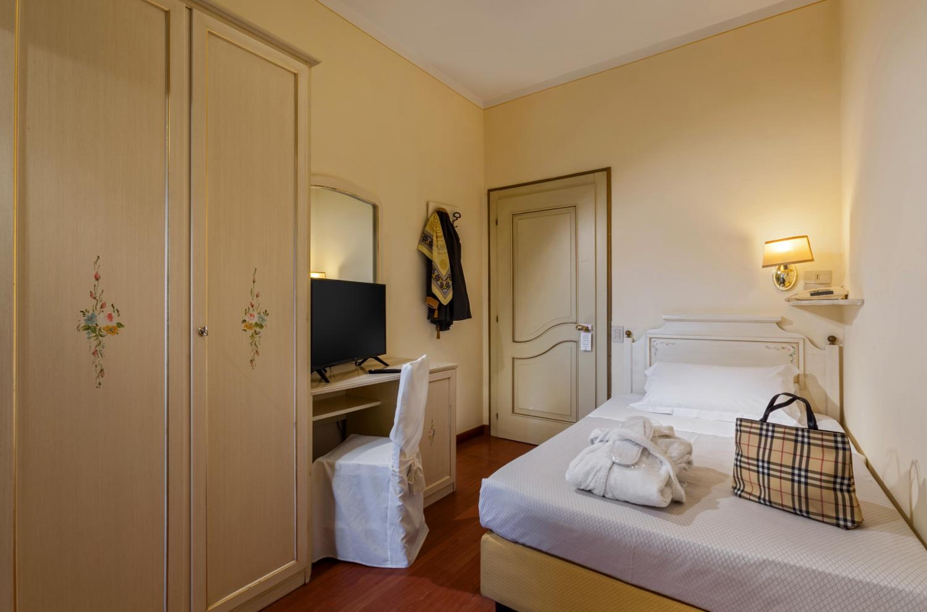 Single Room photo 1