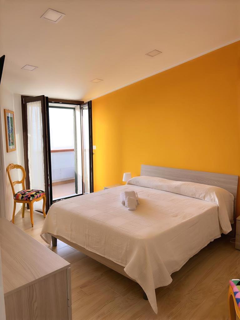 Double Room with Sea View - Photo 1