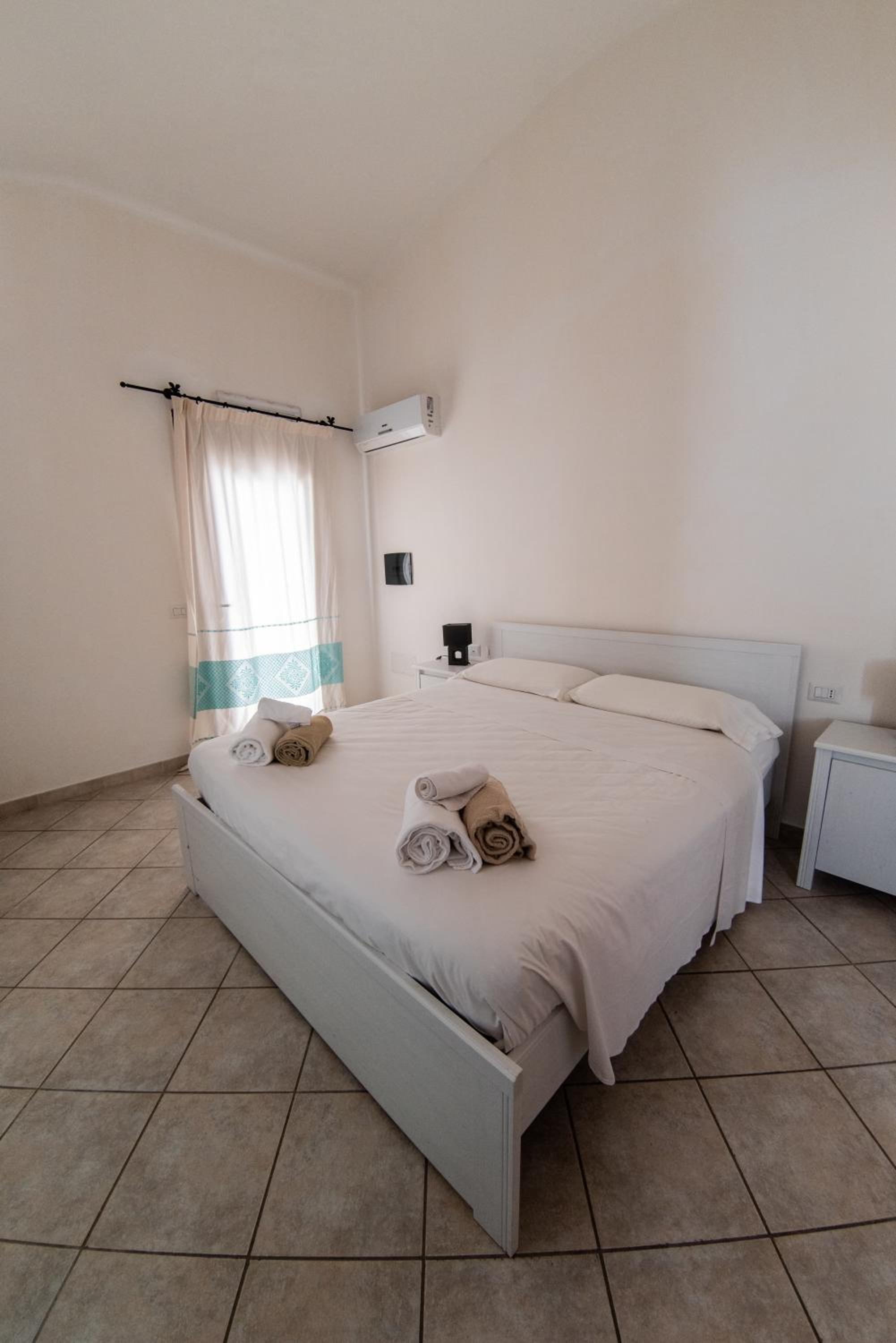 Standard Double Room - Photo 2