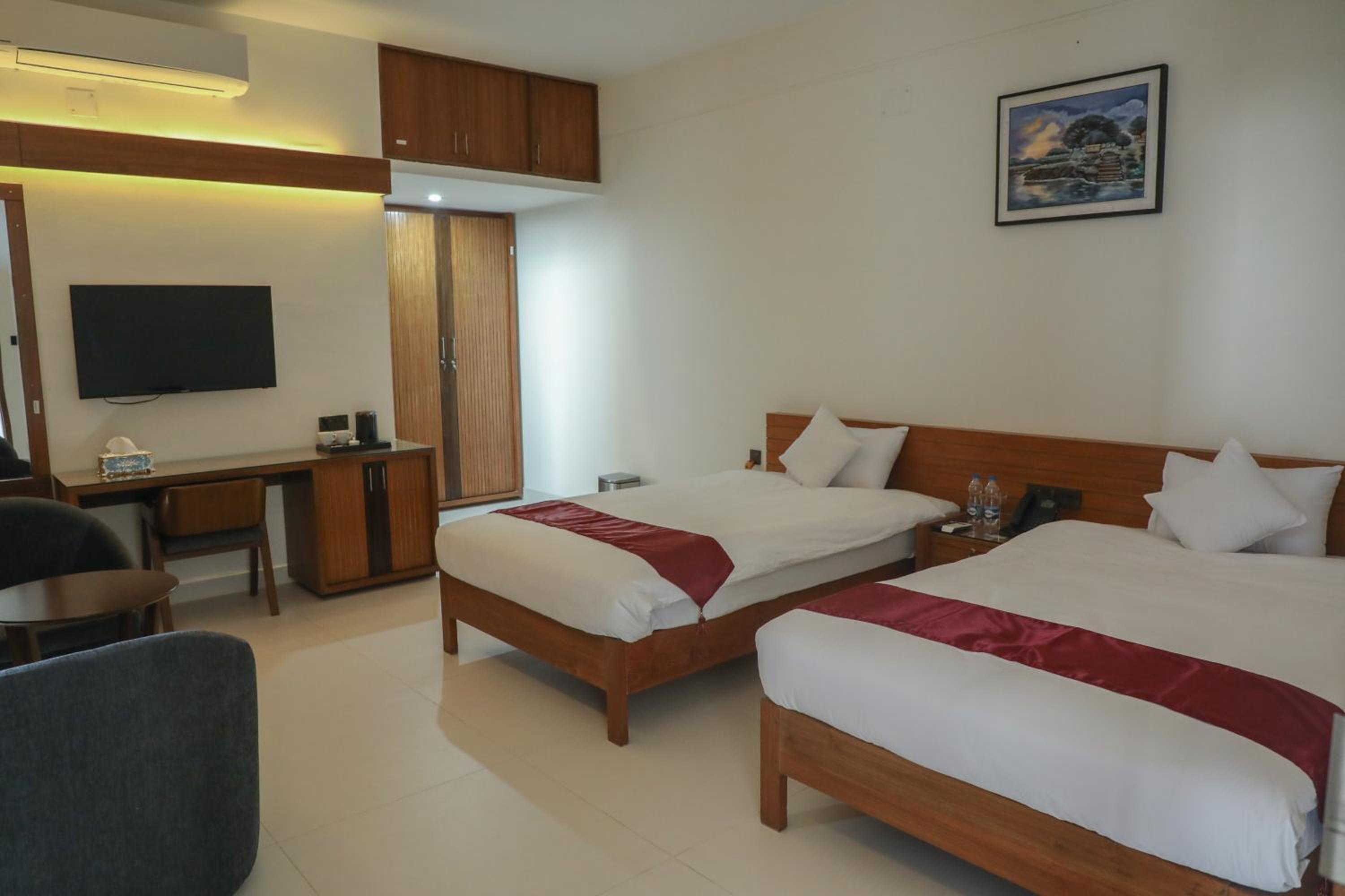 Superior Double Or Twin Room With City View photo 1