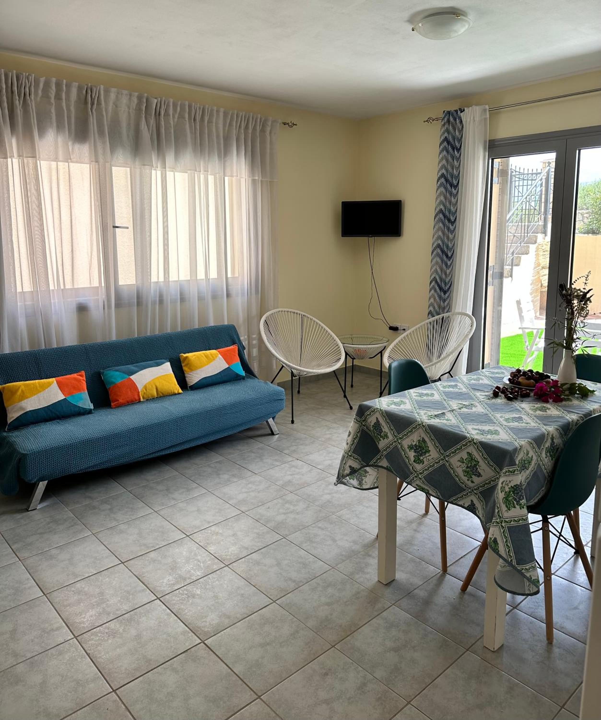 One-Bedroom Apartment