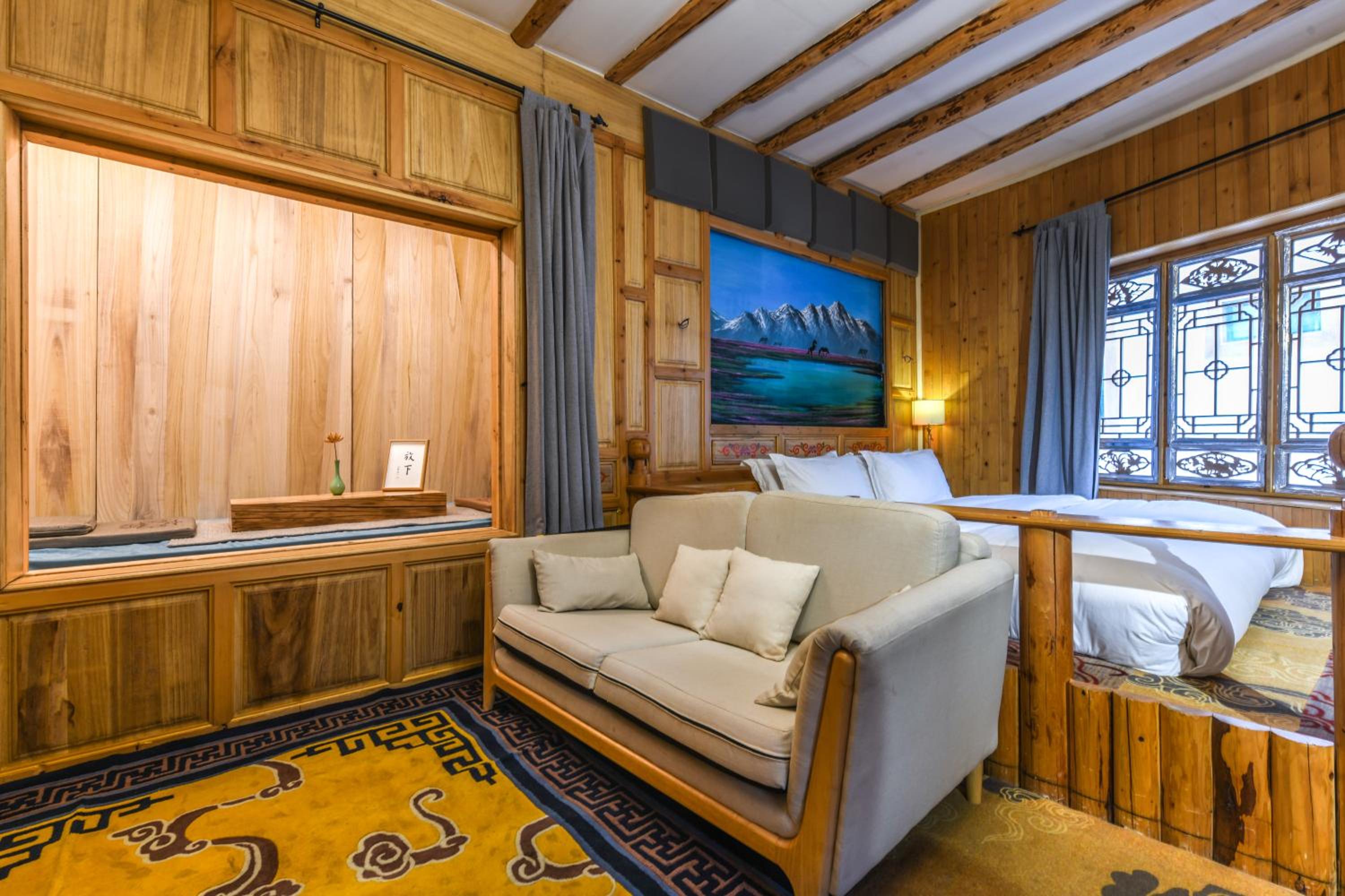 Deluxe Queen Room photo 2