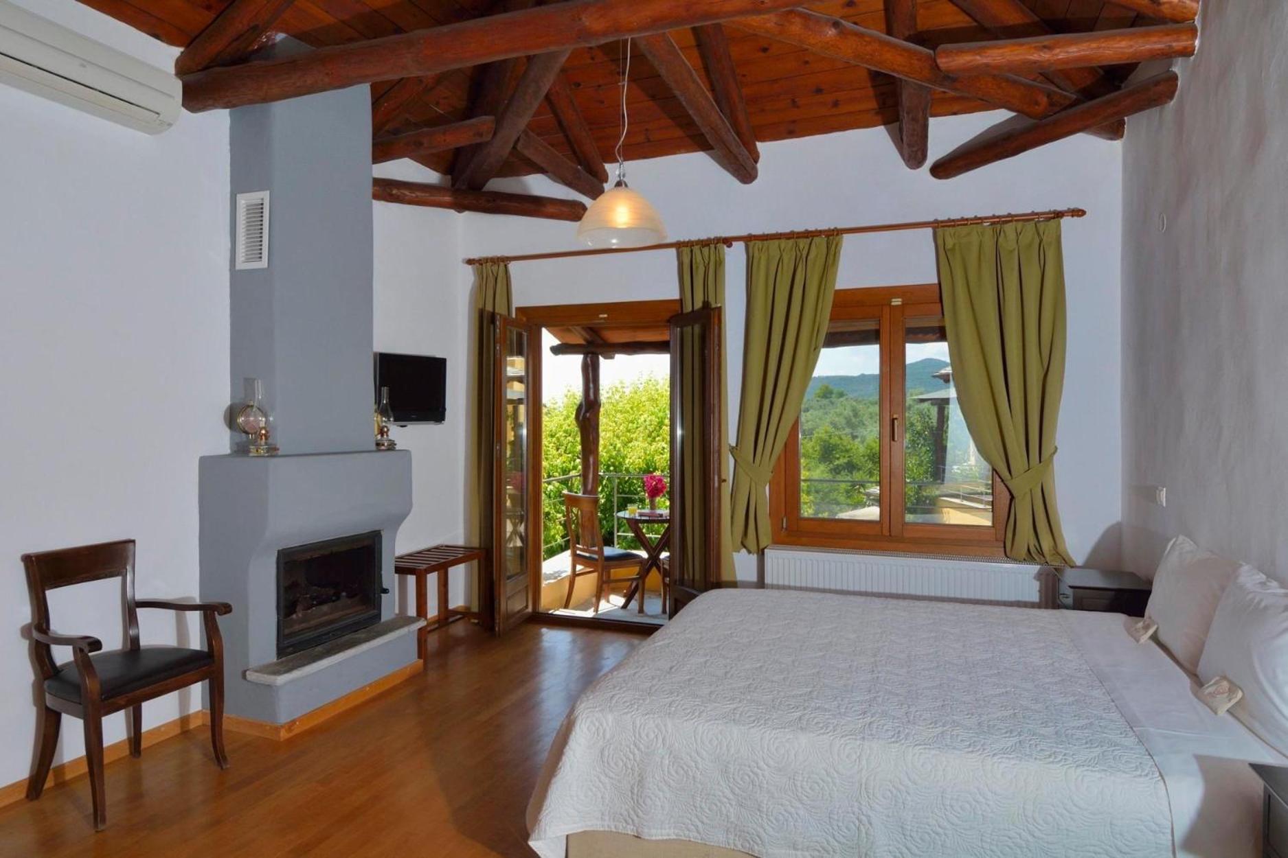 Deluxe Double Room with Sea View photo 2