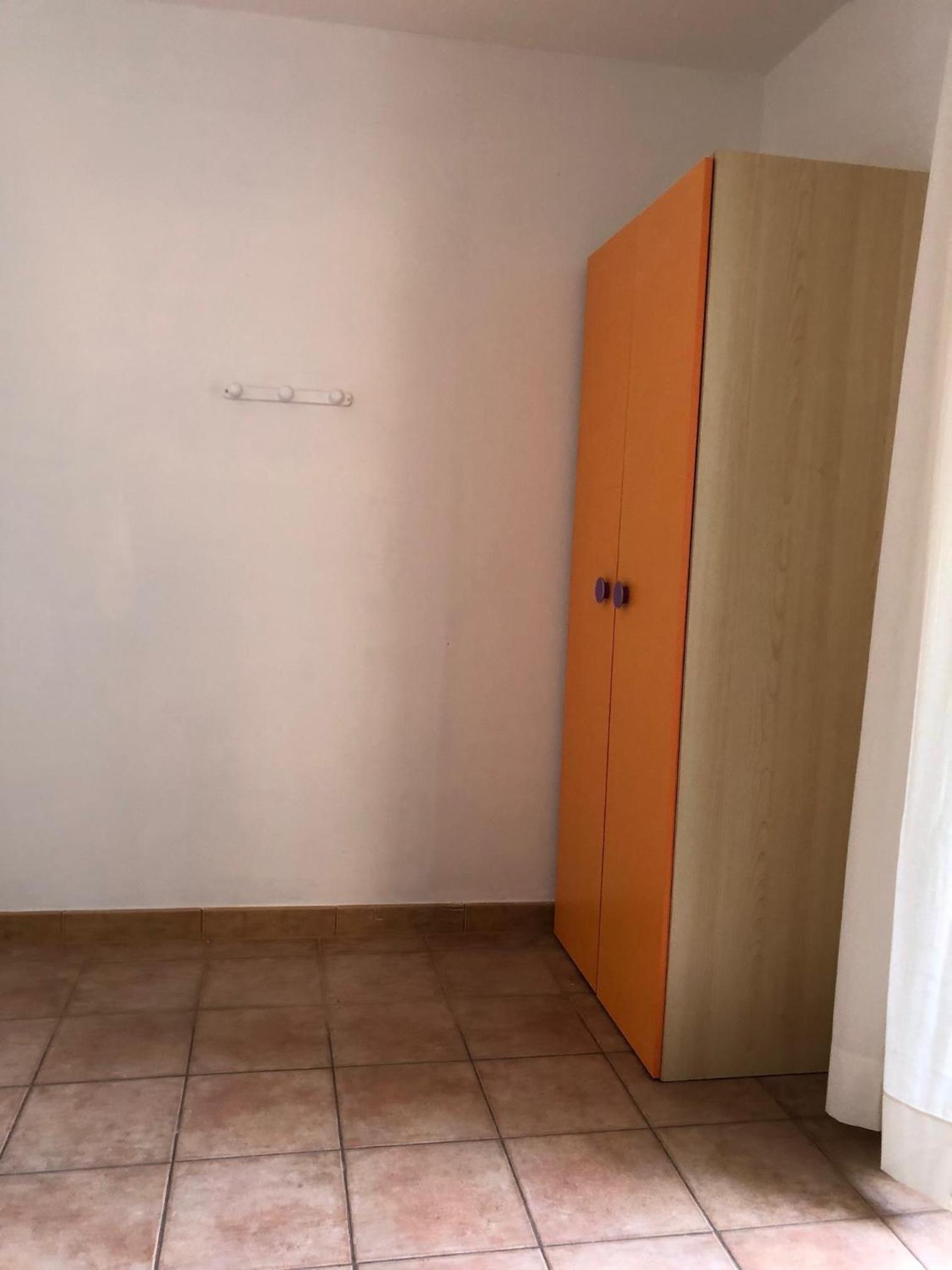 Twin Room With Shared Toilet