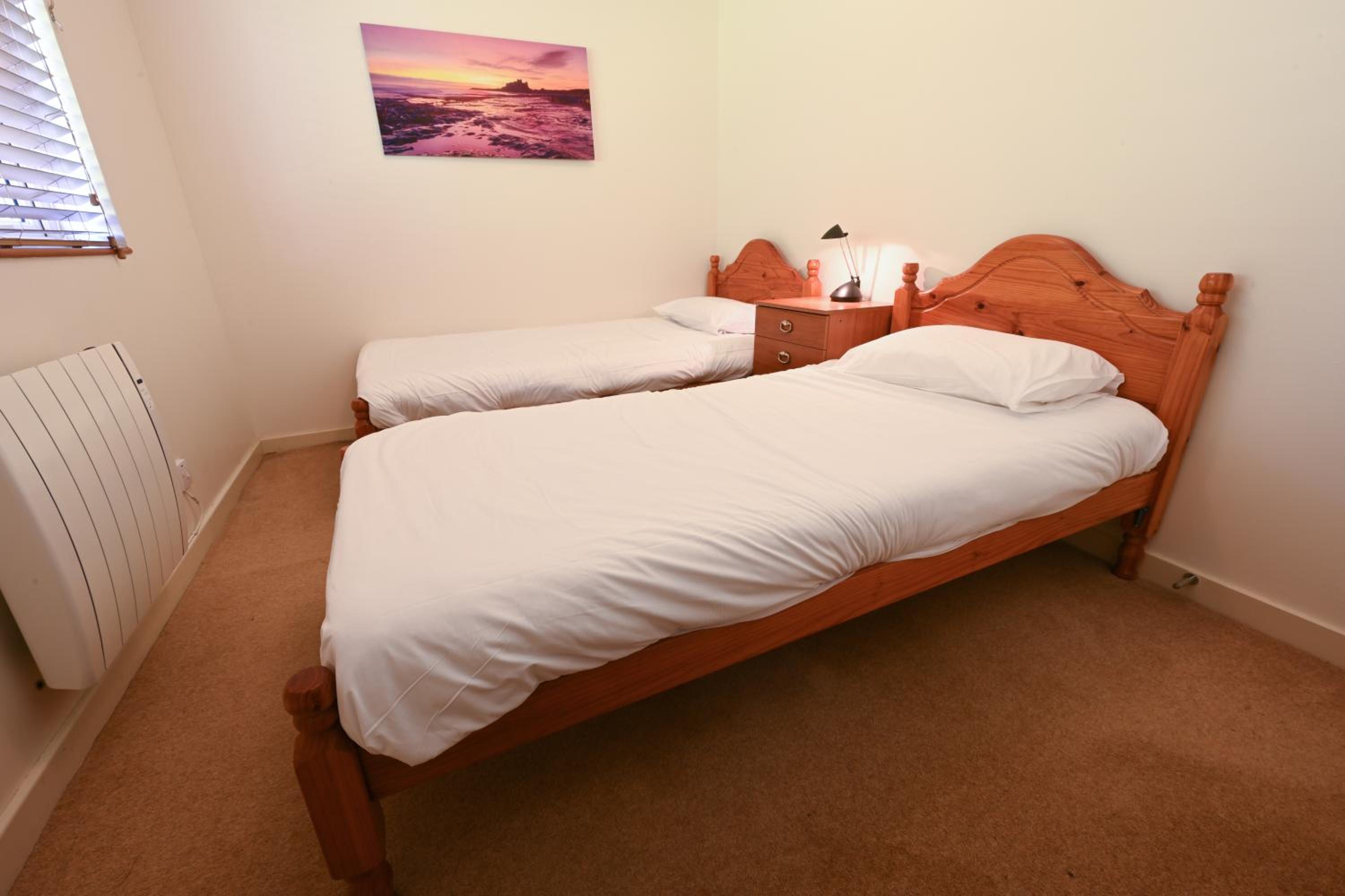 Ash Cabin – 2-Bedroom, Self-Catering with Mountain and Loch Views