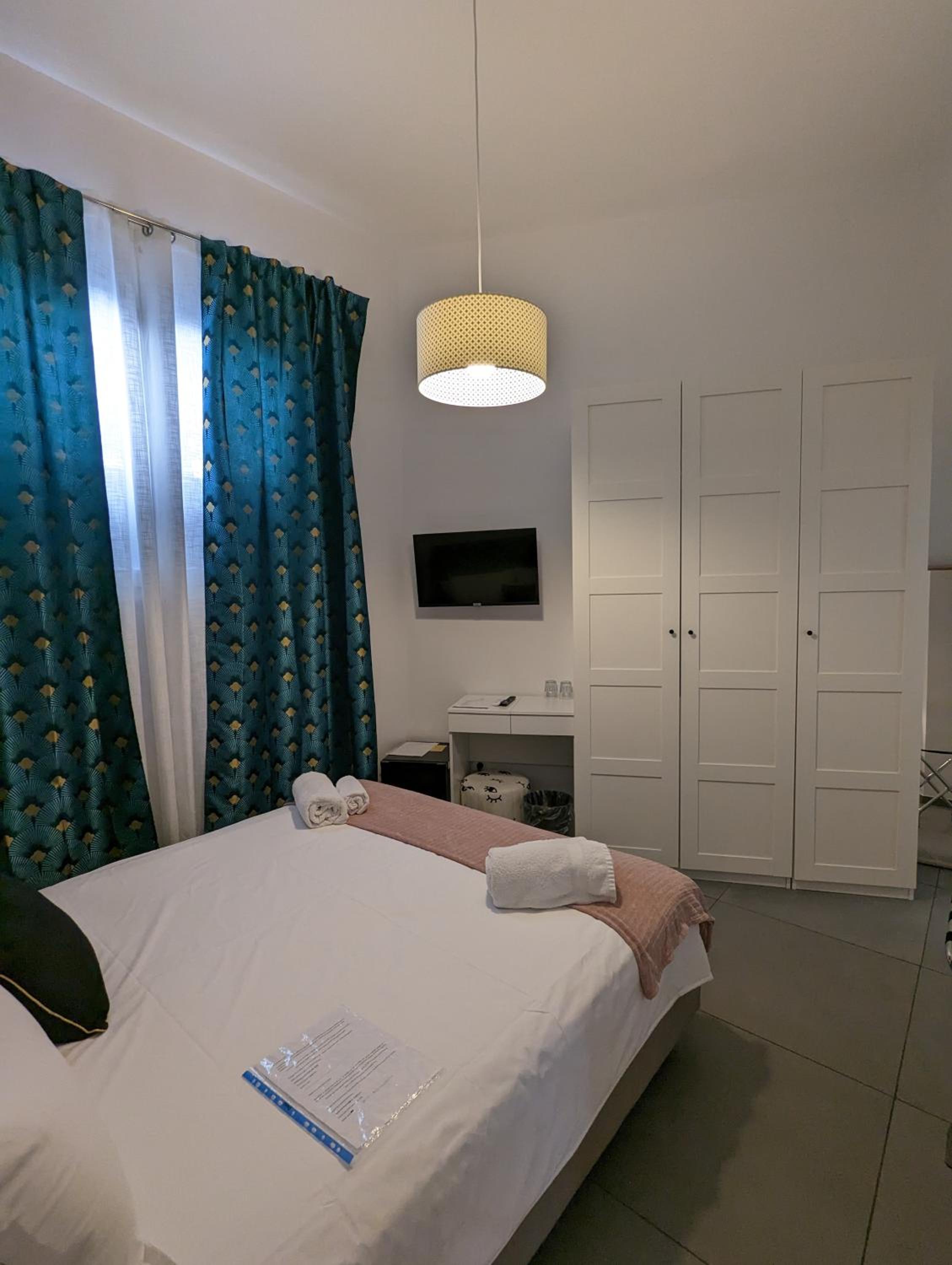 Budget Double Room - Photo 1
