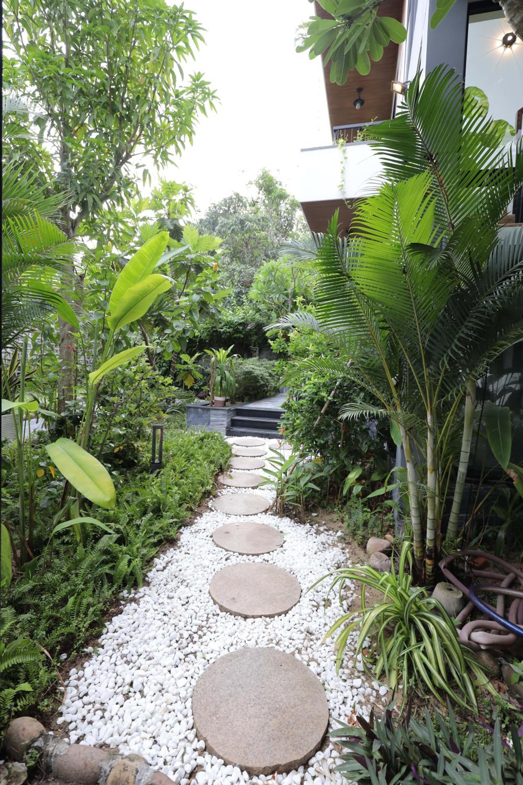 Deluxe Double Room with Balcony - Photo 13