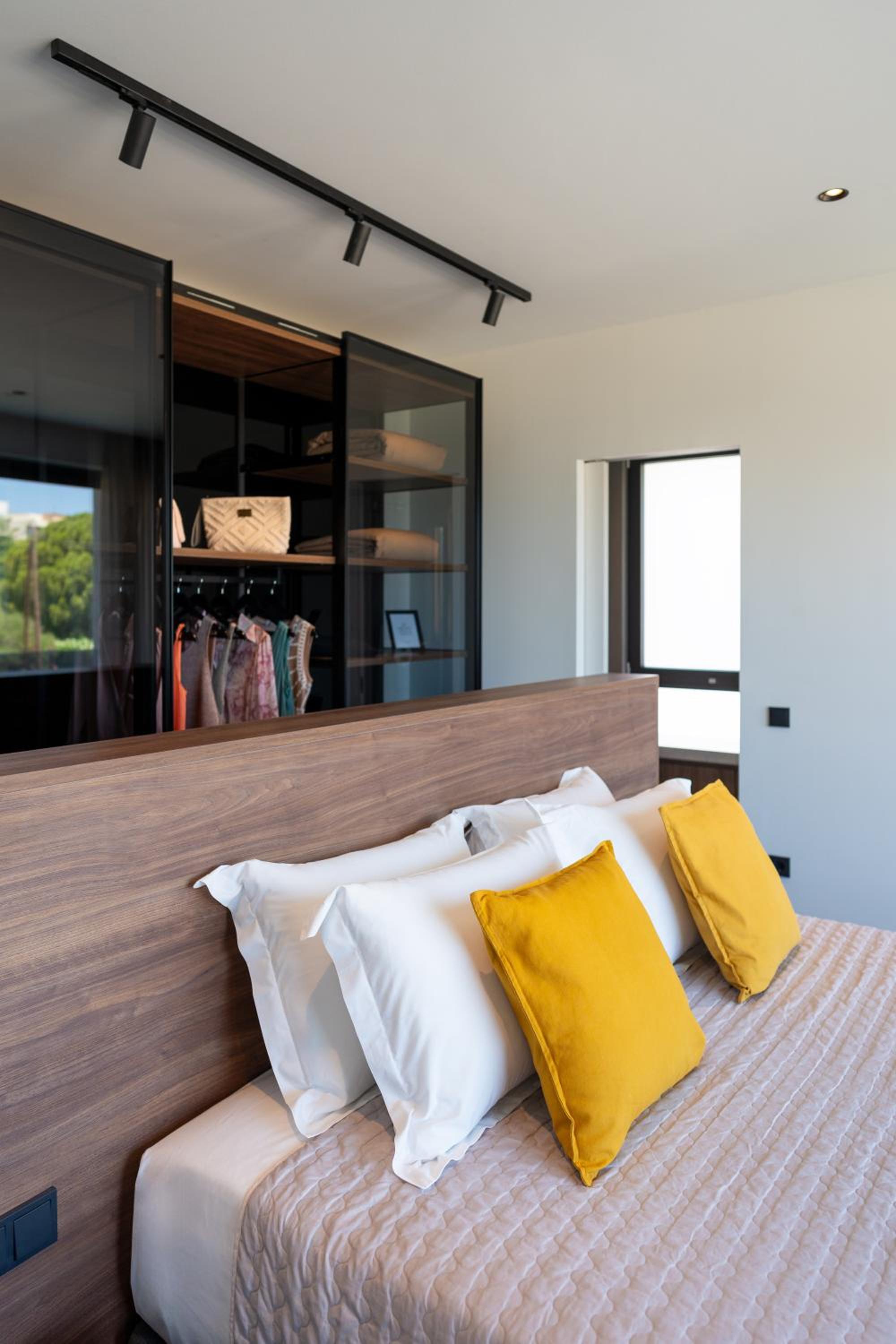 Four Bedroom Sea View Villa with Heated Private Pool photo 3