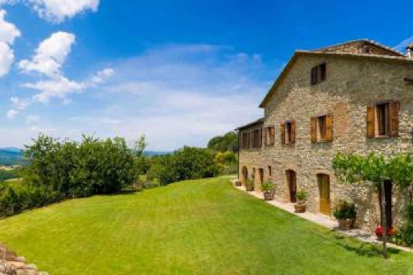 Three-Bedroom Villa photo 2