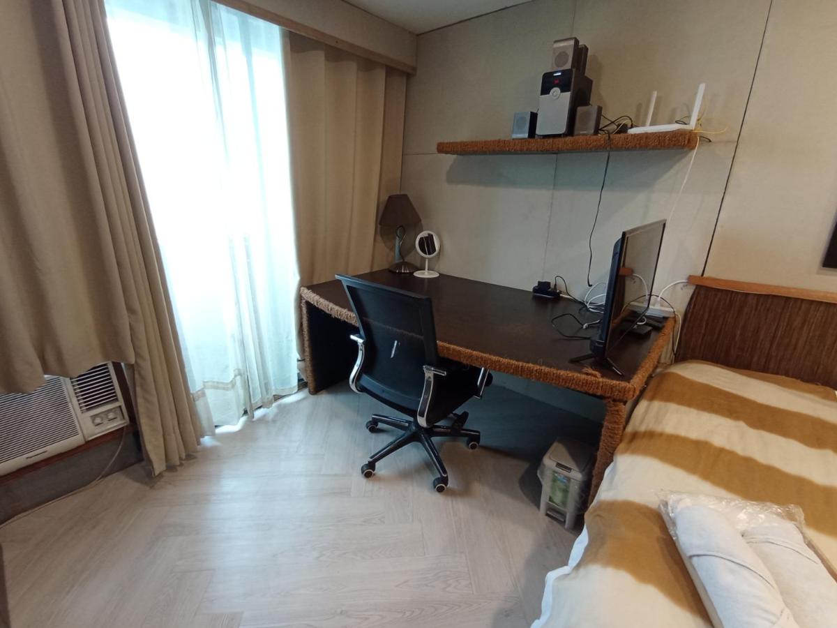 Queen Studio
