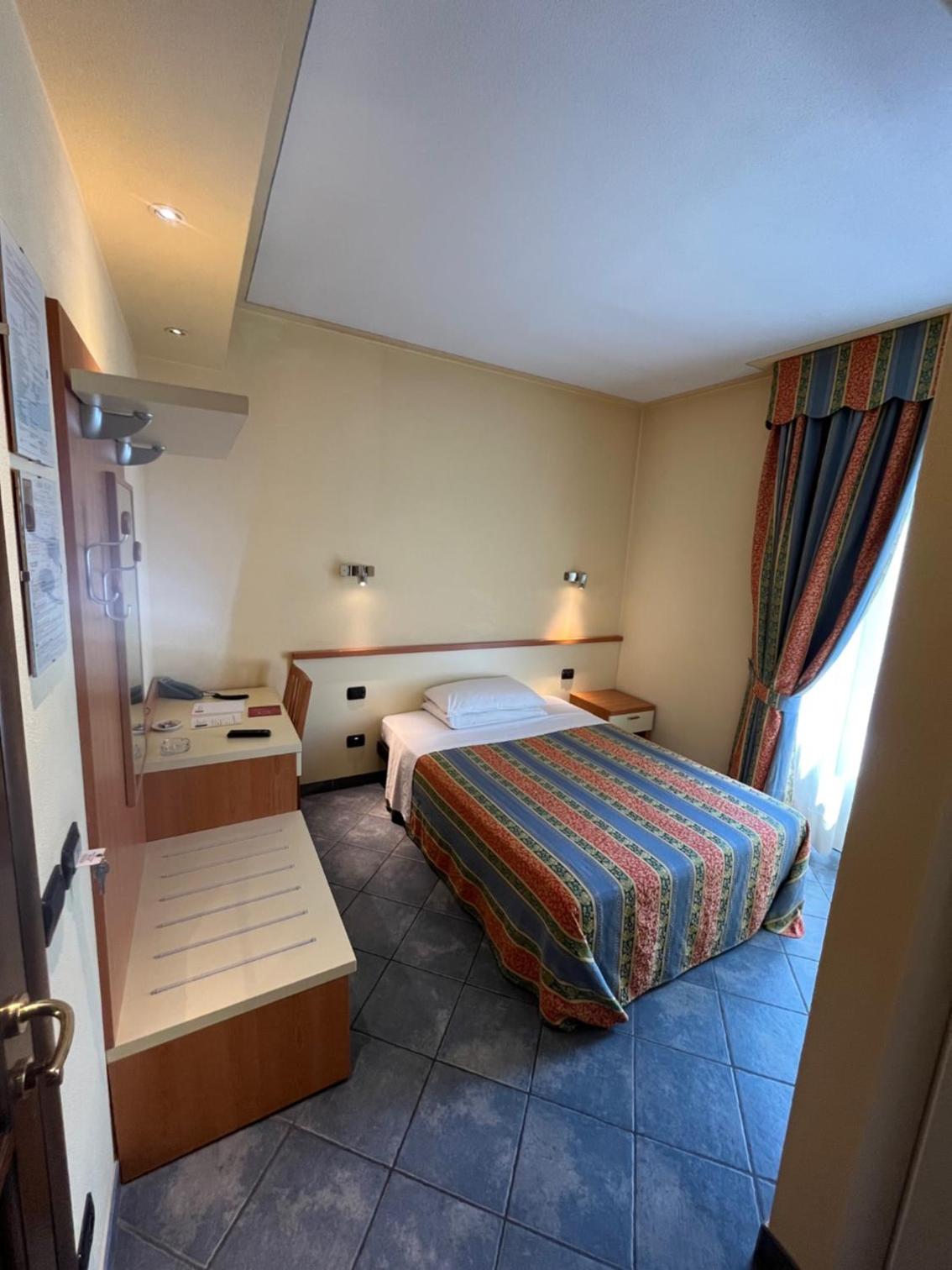 Single Room photo 1