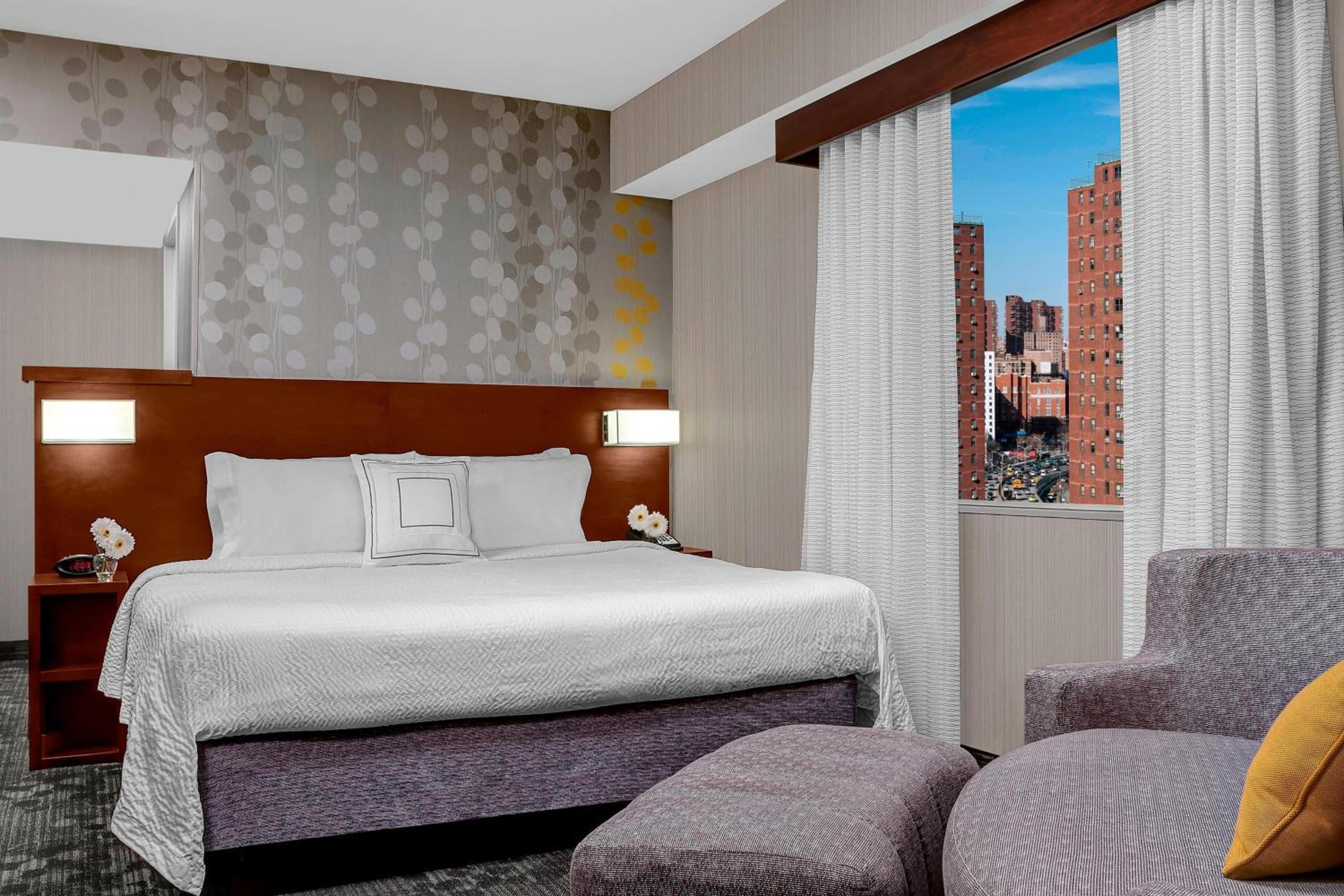 Corner King Room photo 1