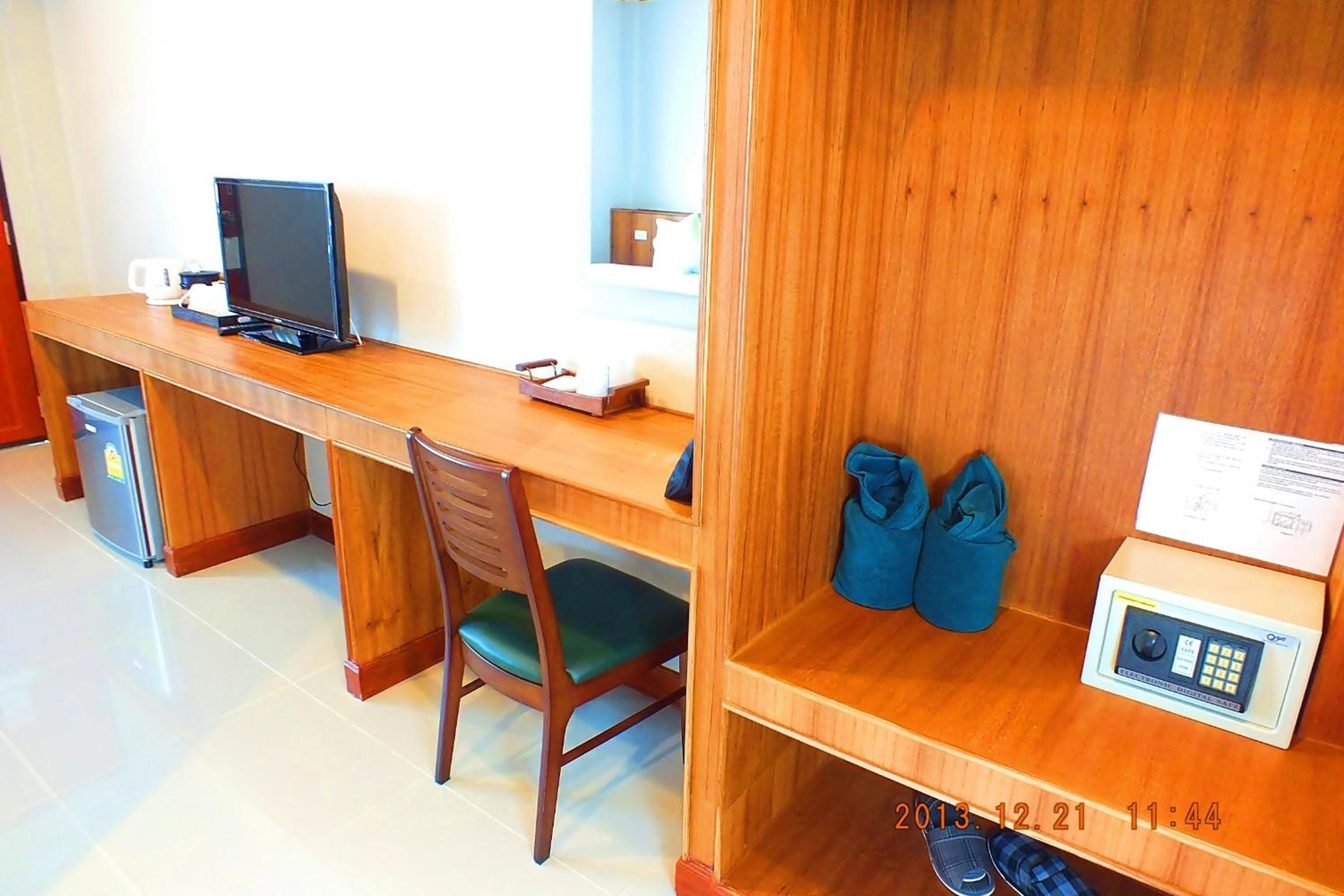 Family Room (4 Adults) - Photo 4