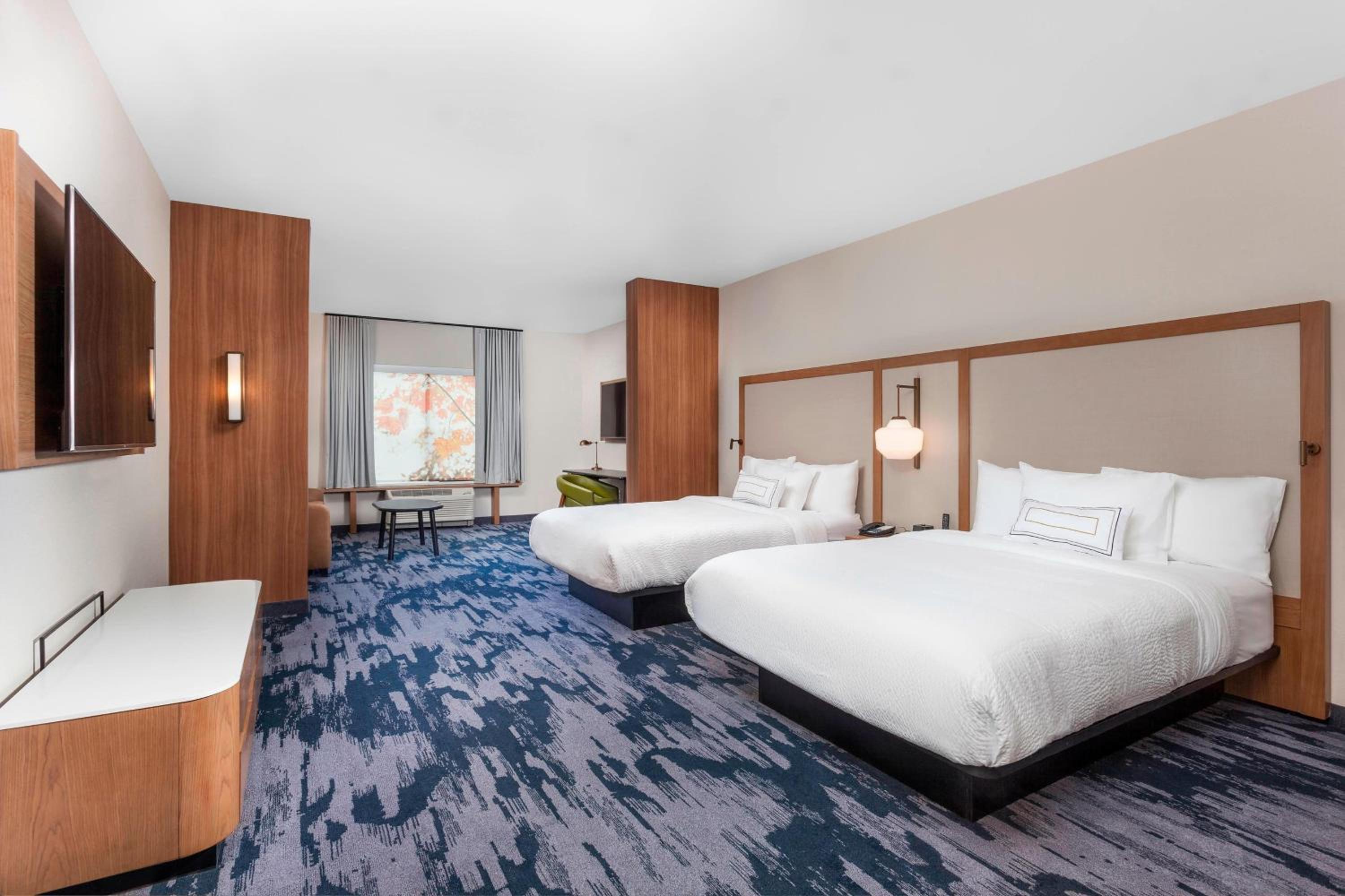Queen Suite with Two Queen Beds and Sofa Bed - Hearing Accessible