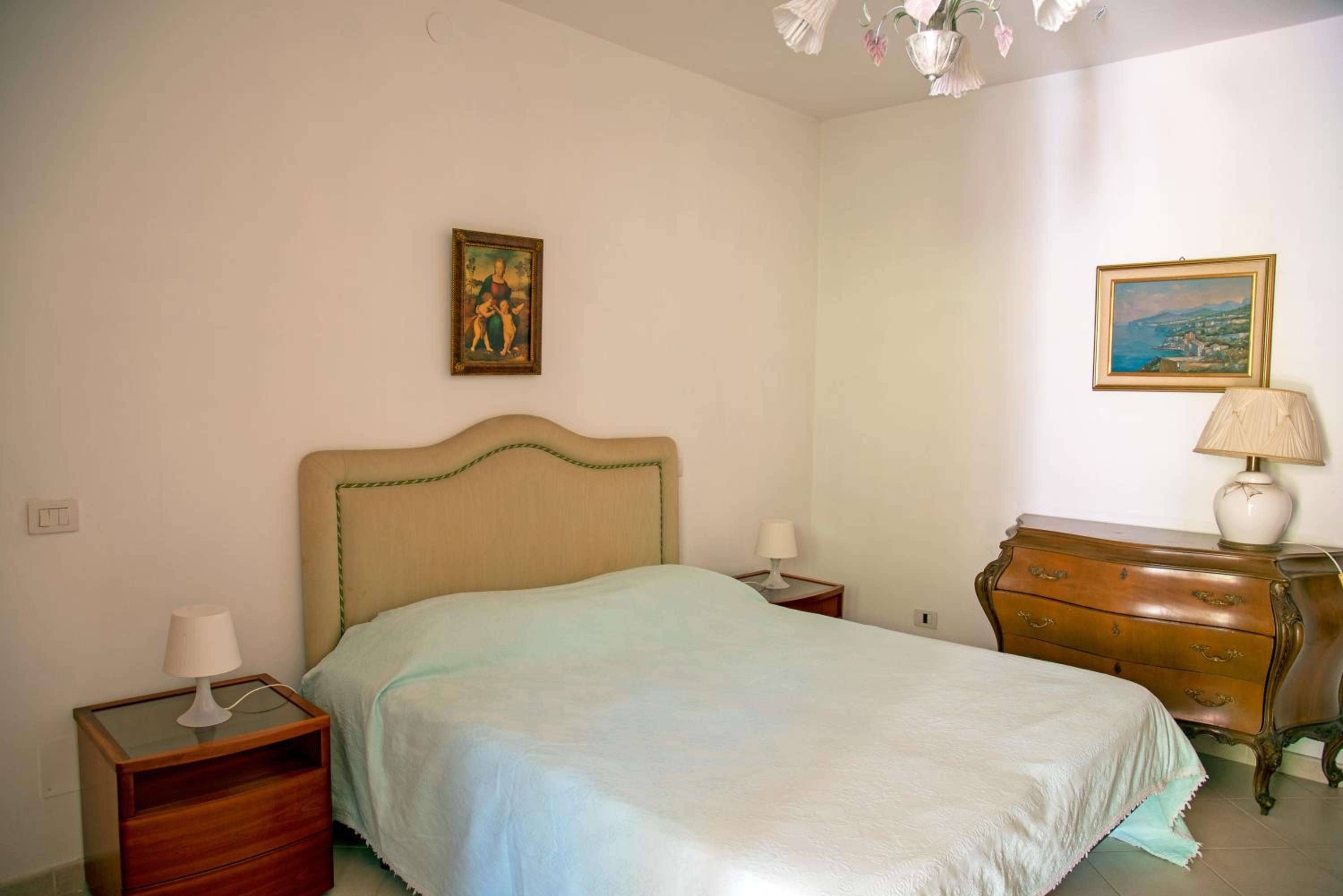 Two-Bedroom House photo 3