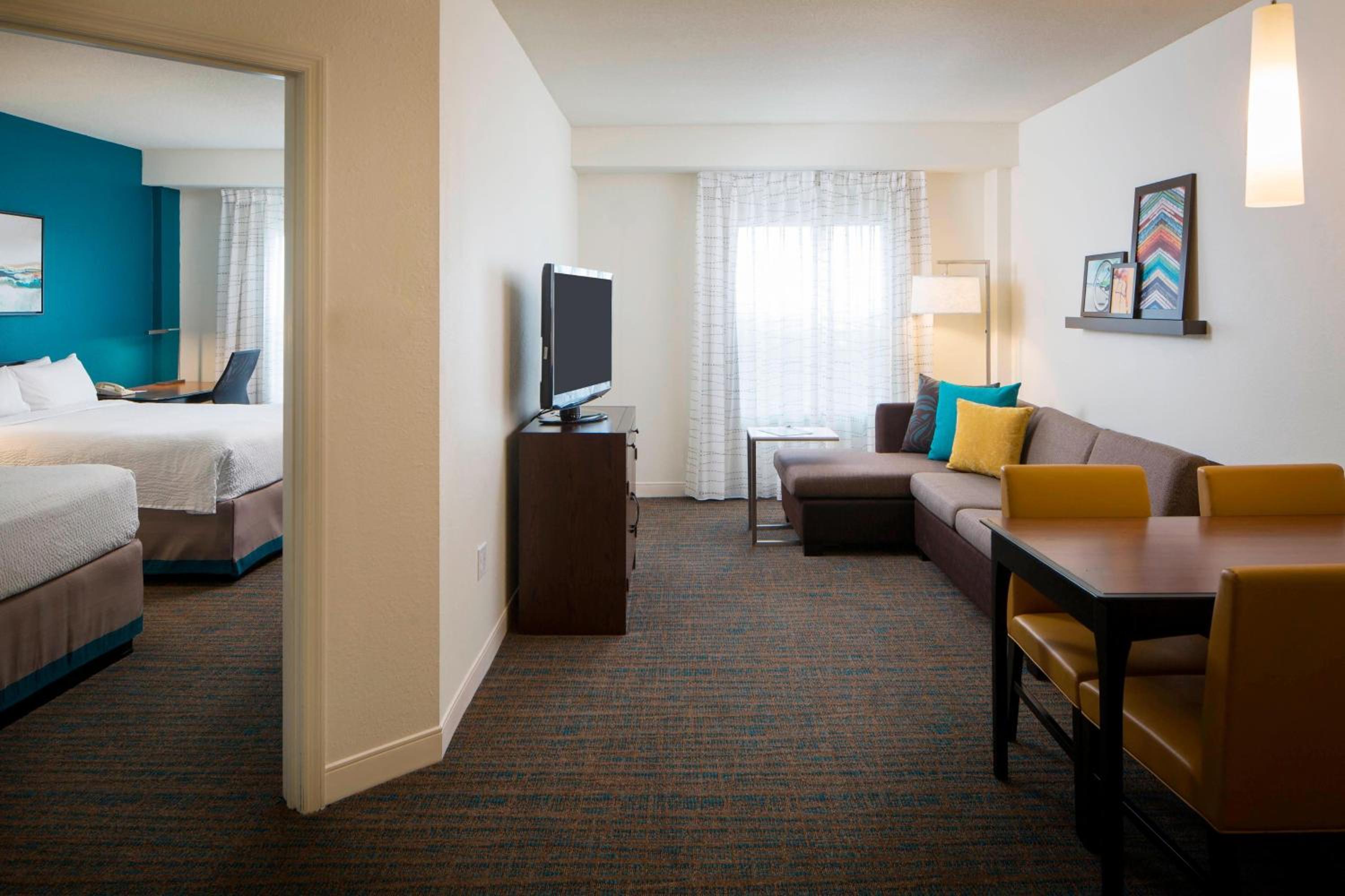 One-Bedroom Family Suite with Sofa Bed - Hearing Accessible